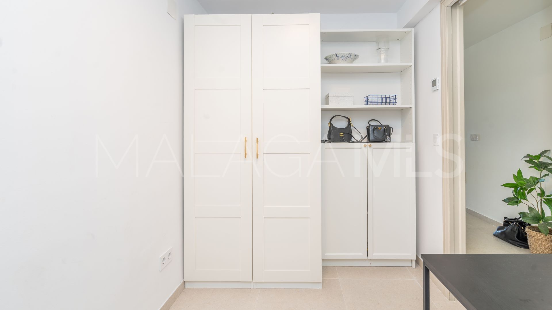 Adosado a la venta with 3 bedrooms in Seghers