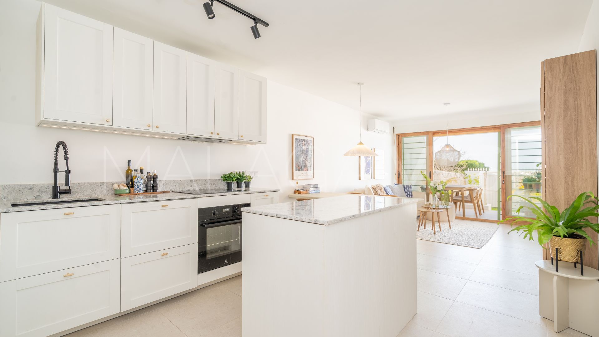 Adosado a la venta with 3 bedrooms in Seghers