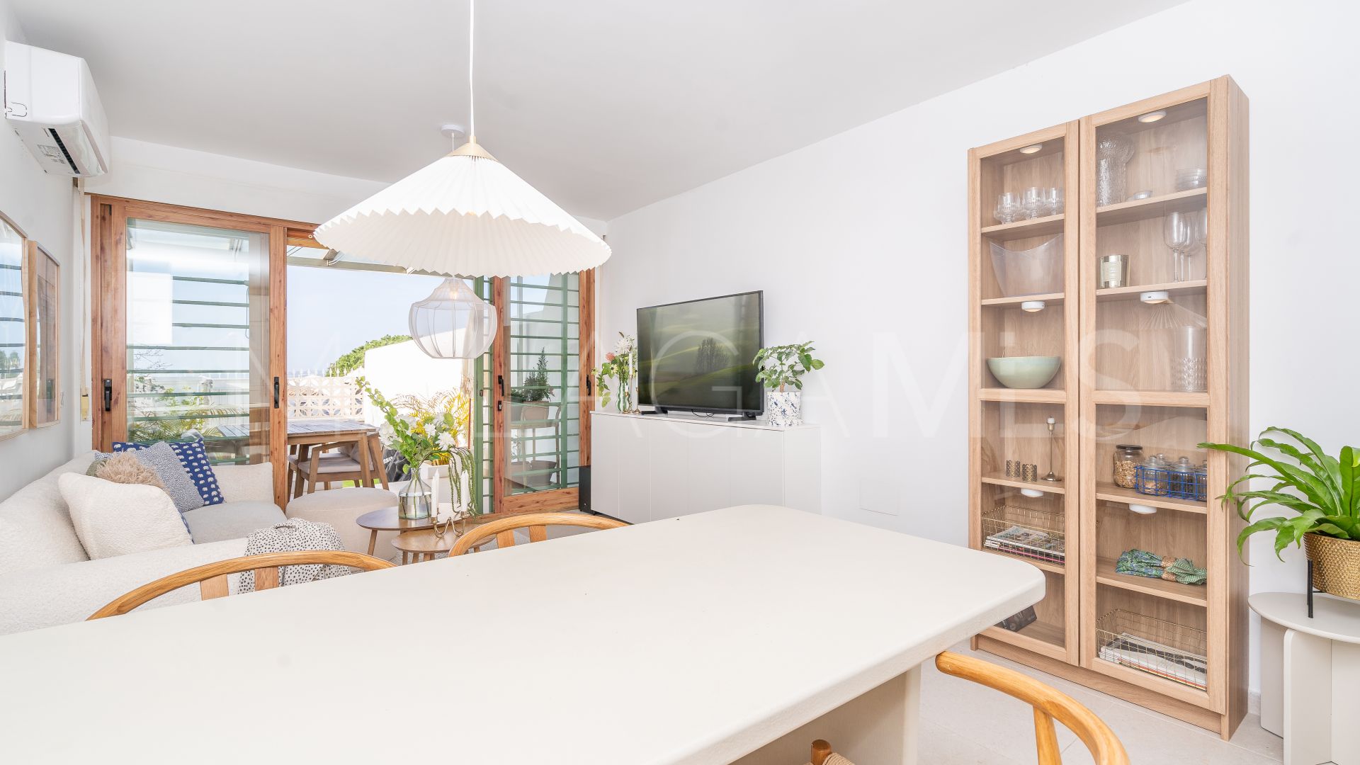 Adosado a la venta with 3 bedrooms in Seghers