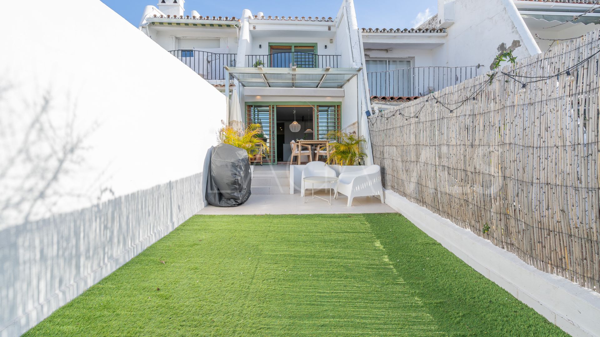 Adosado a la venta with 3 bedrooms in Seghers