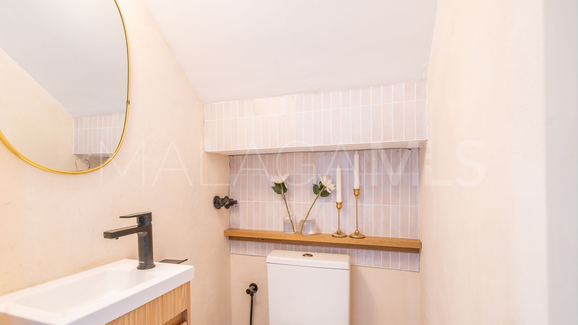 Adosado a la venta with 3 bedrooms in Seghers