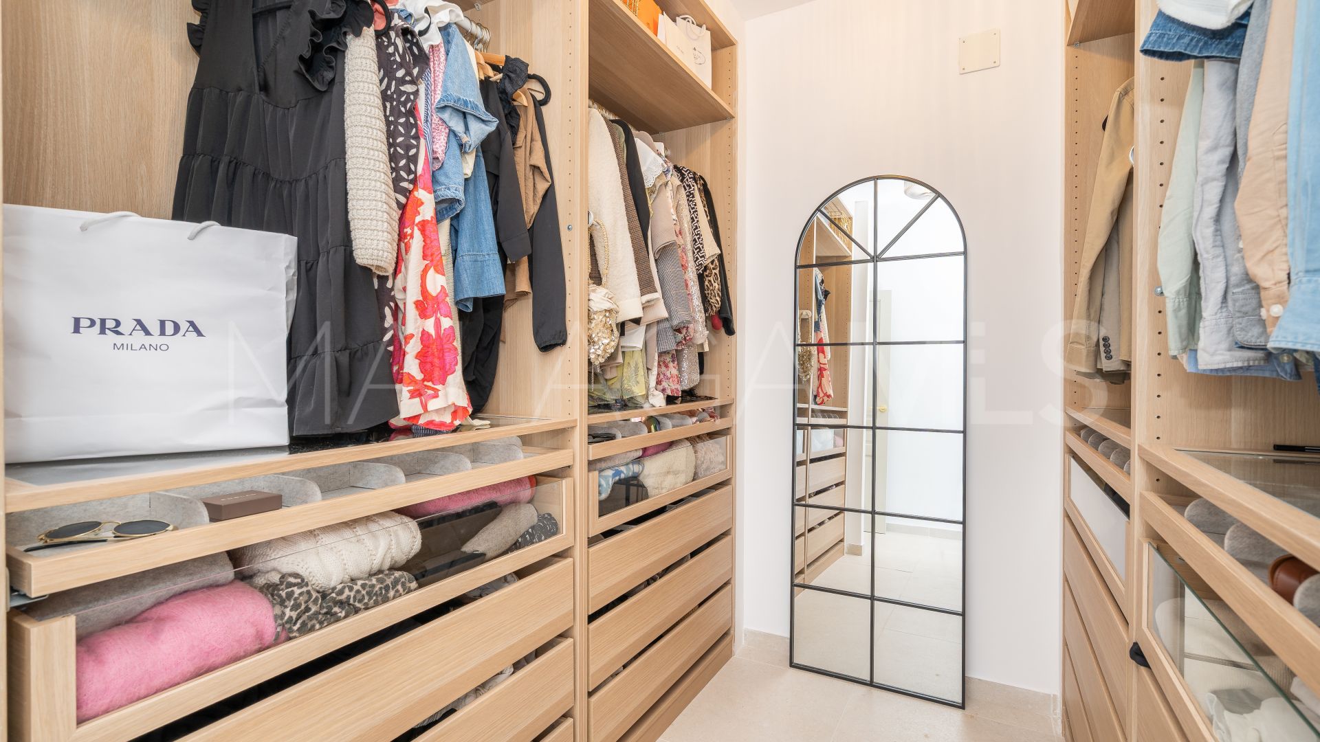 Adosado a la venta with 3 bedrooms in Seghers