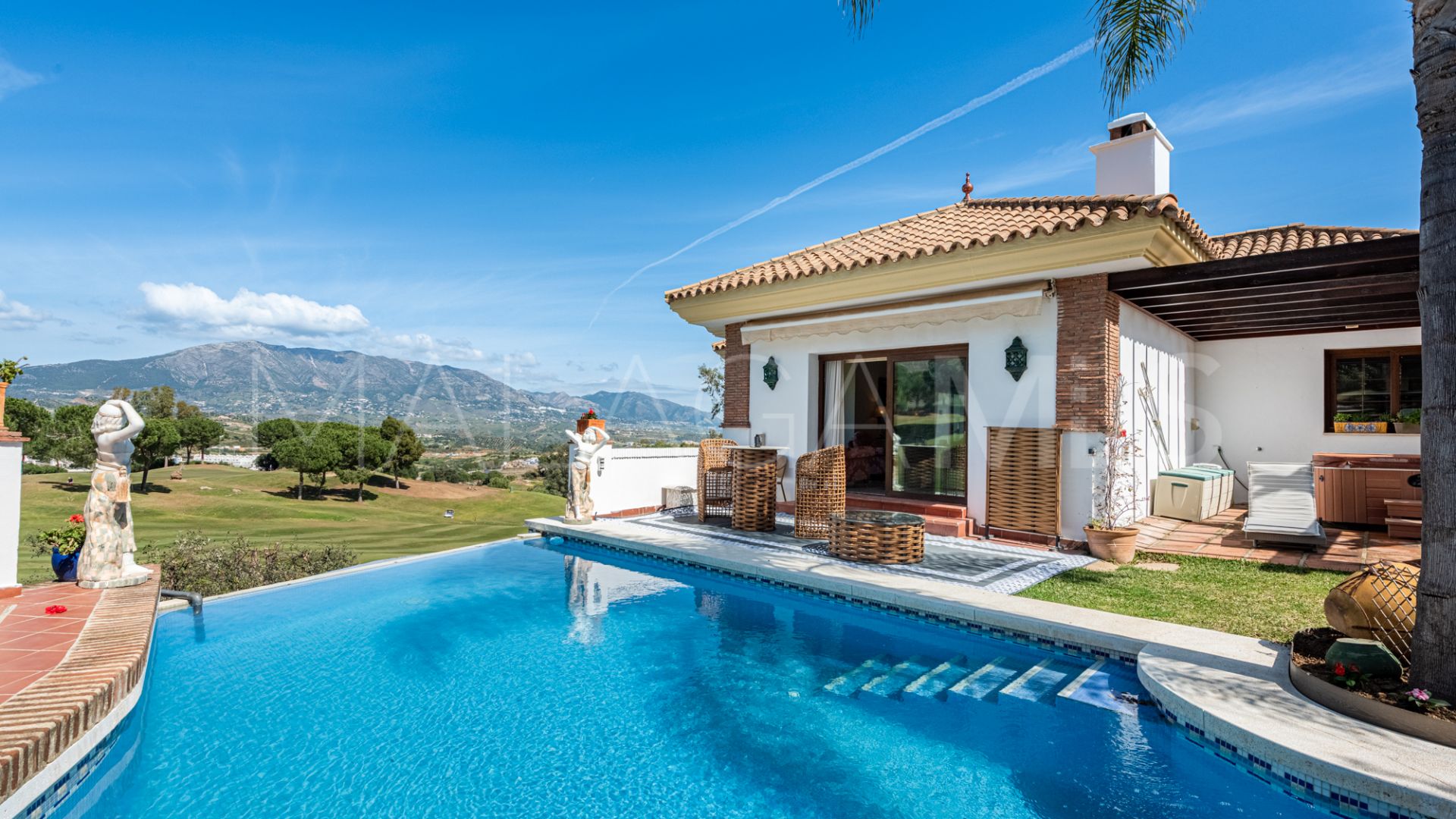 Villa for sale in La Cala Golf Resort