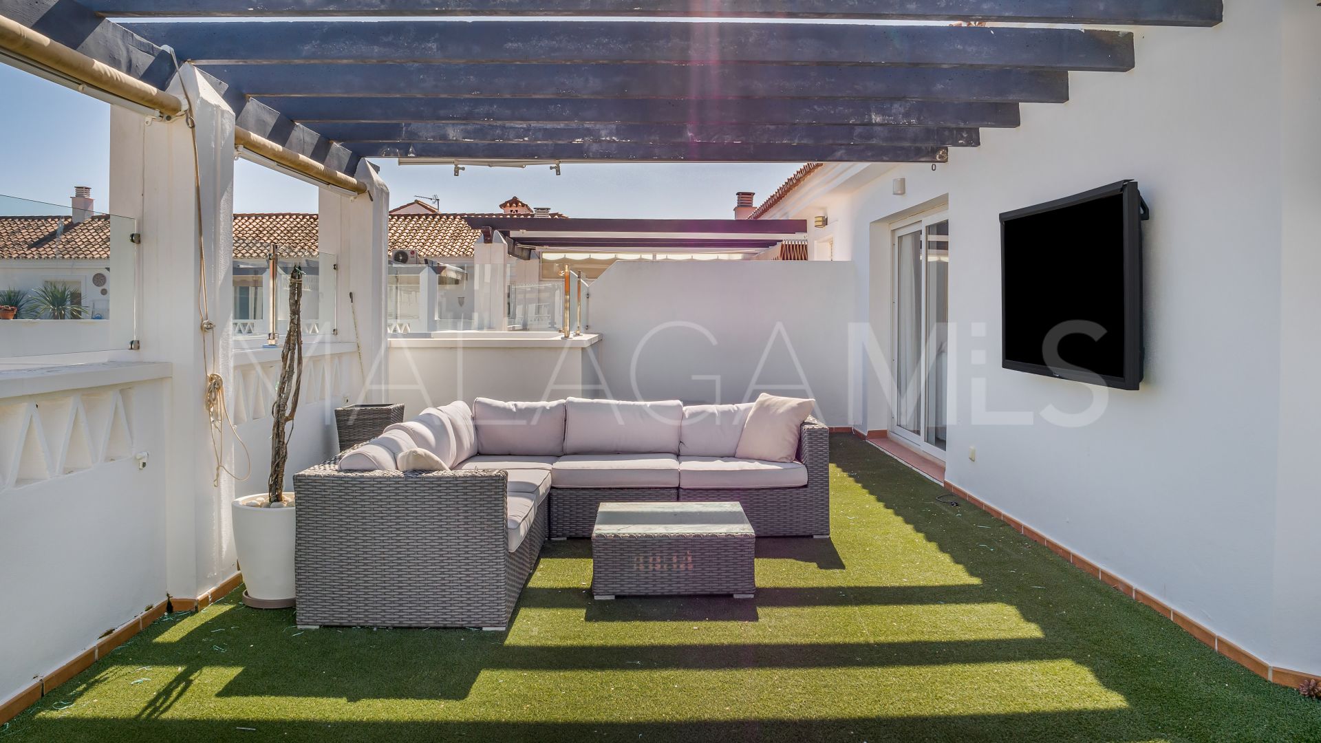 Takvåning for sale in Nueva Andalucia