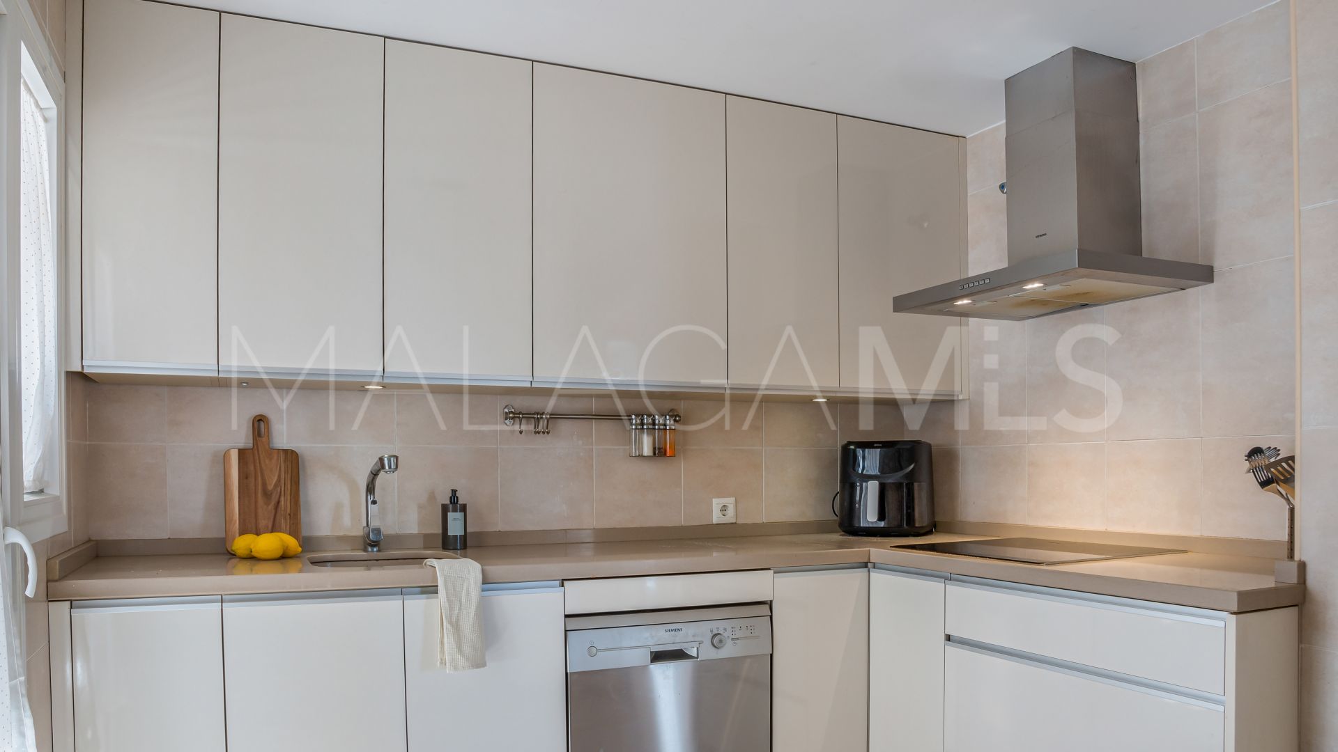 Takvåning for sale in Nueva Andalucia