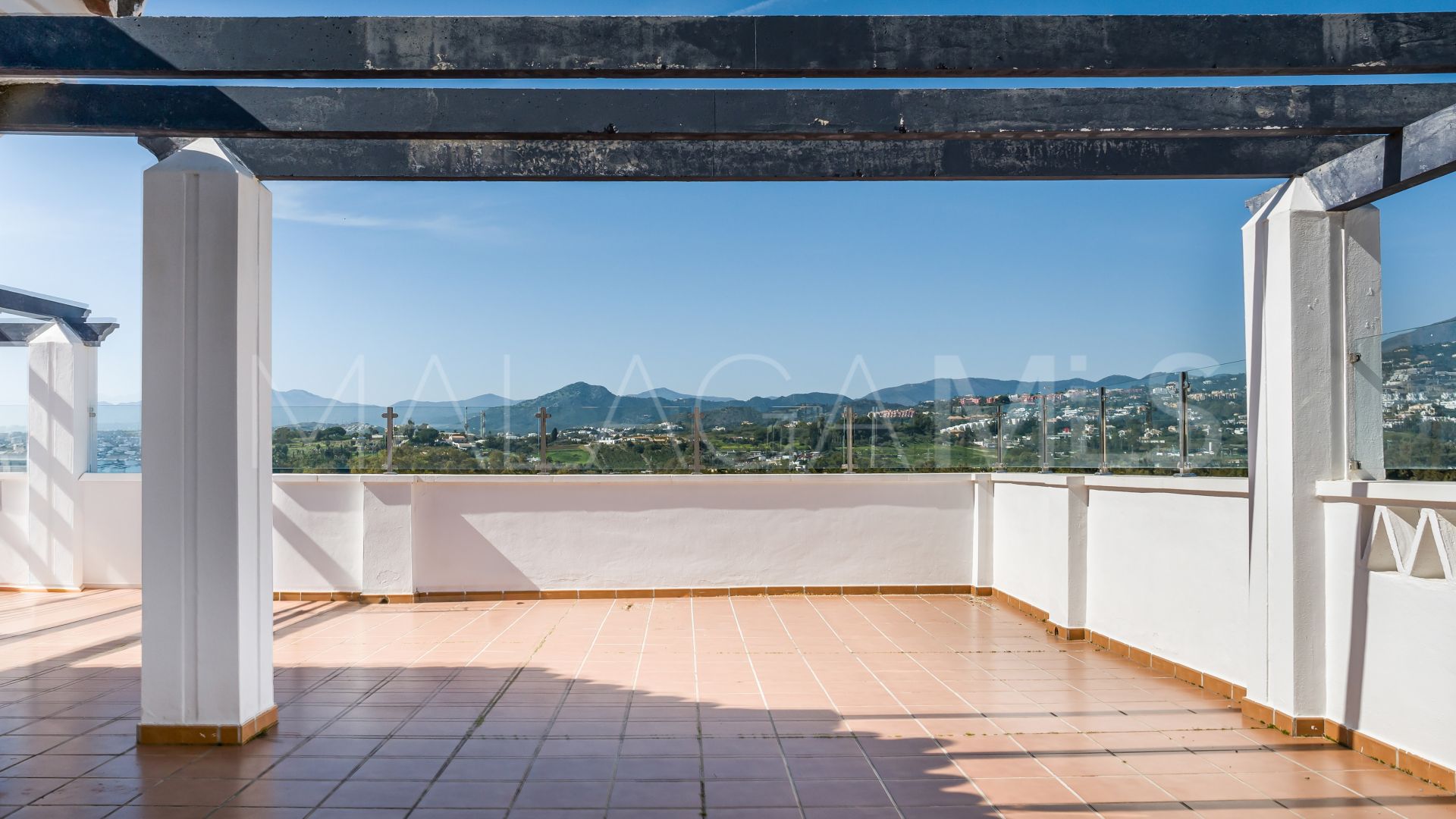 Takvåning for sale in Nueva Andalucia