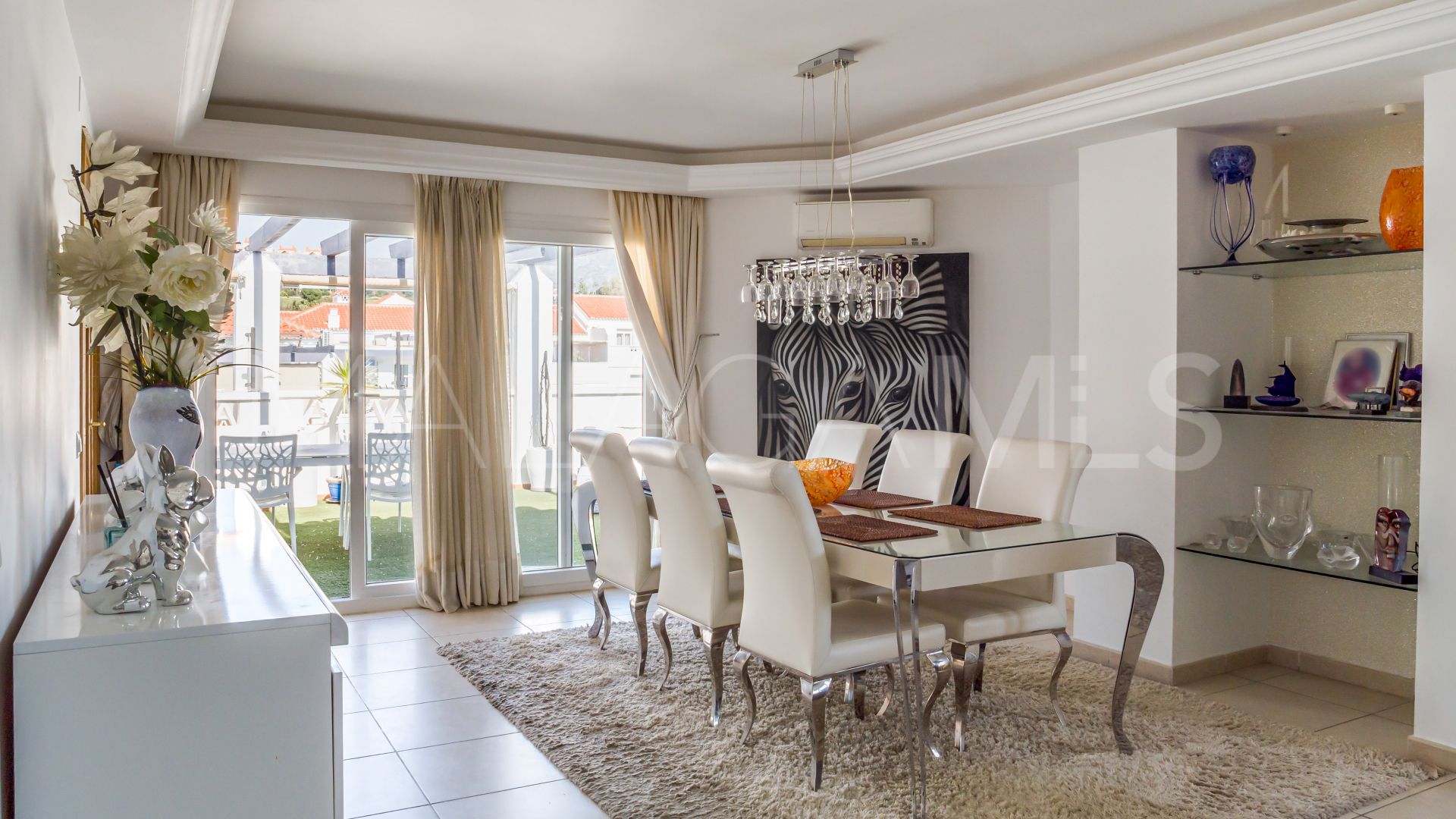 Takvåning for sale in Nueva Andalucia