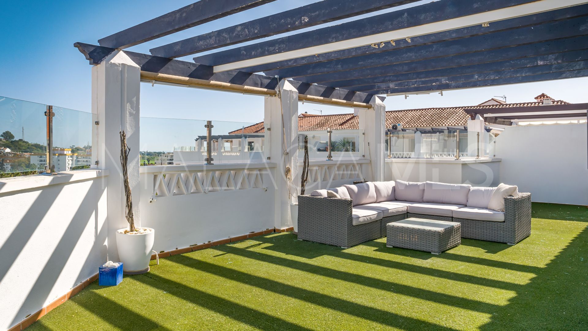 Takvåning for sale in Nueva Andalucia