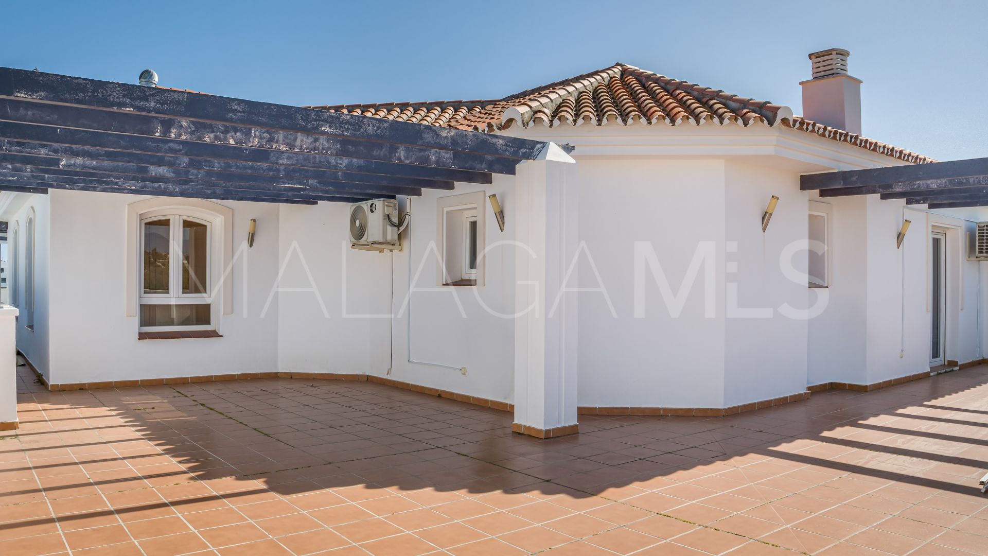 Takvåning for sale in Nueva Andalucia