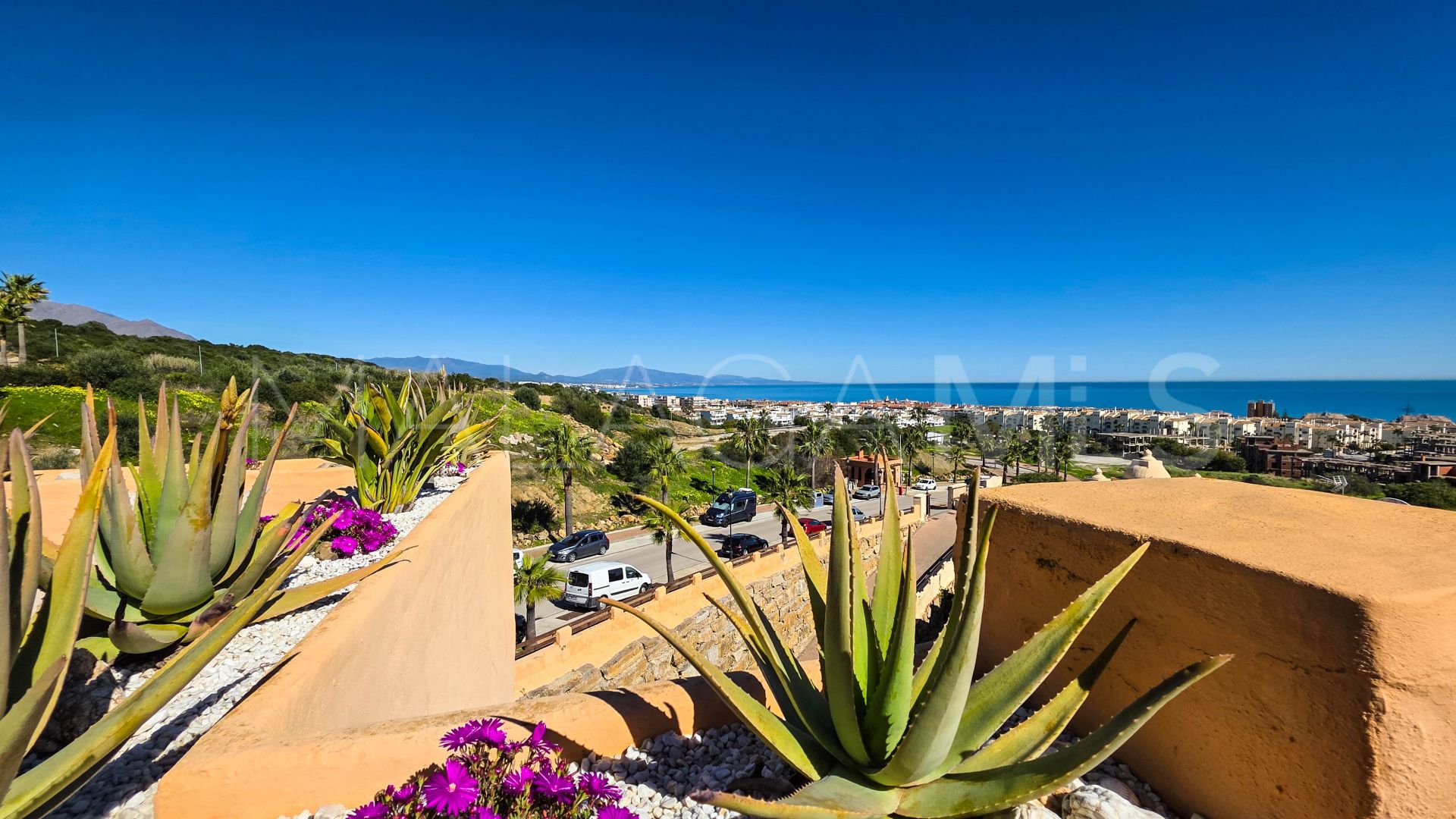 For sale penthouse in La Duquesa