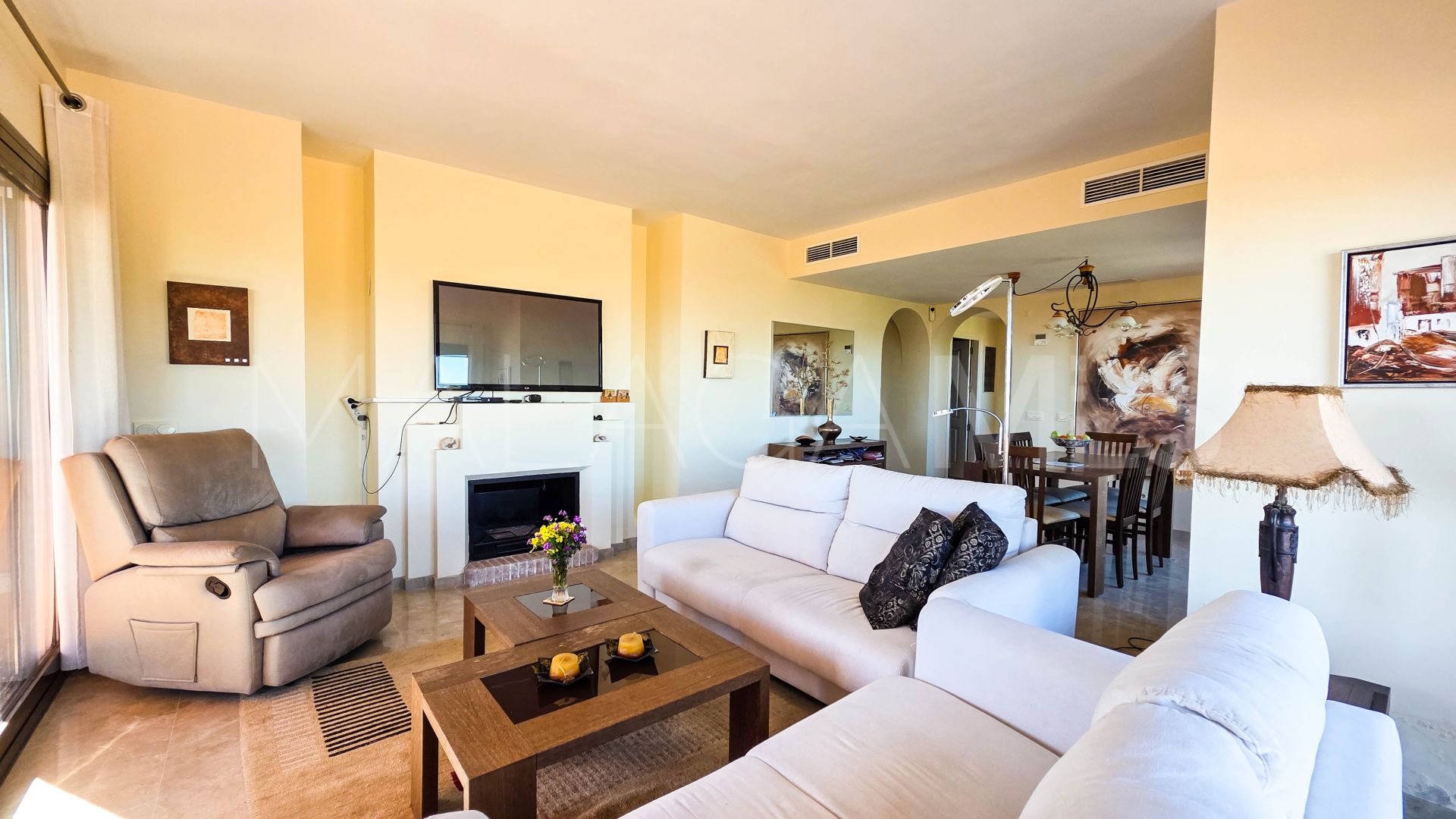 For sale penthouse in La Duquesa