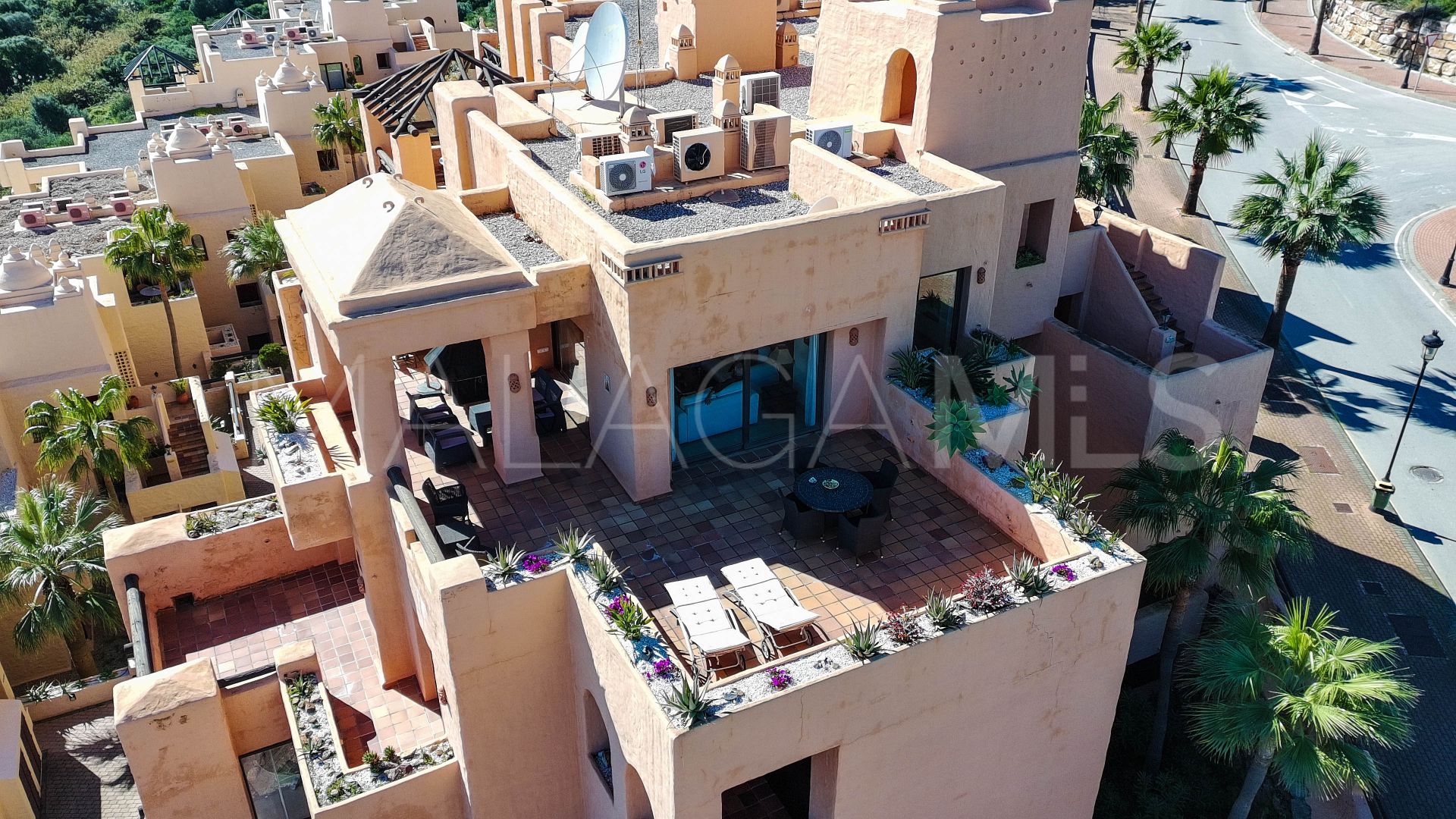 For sale penthouse in La Duquesa