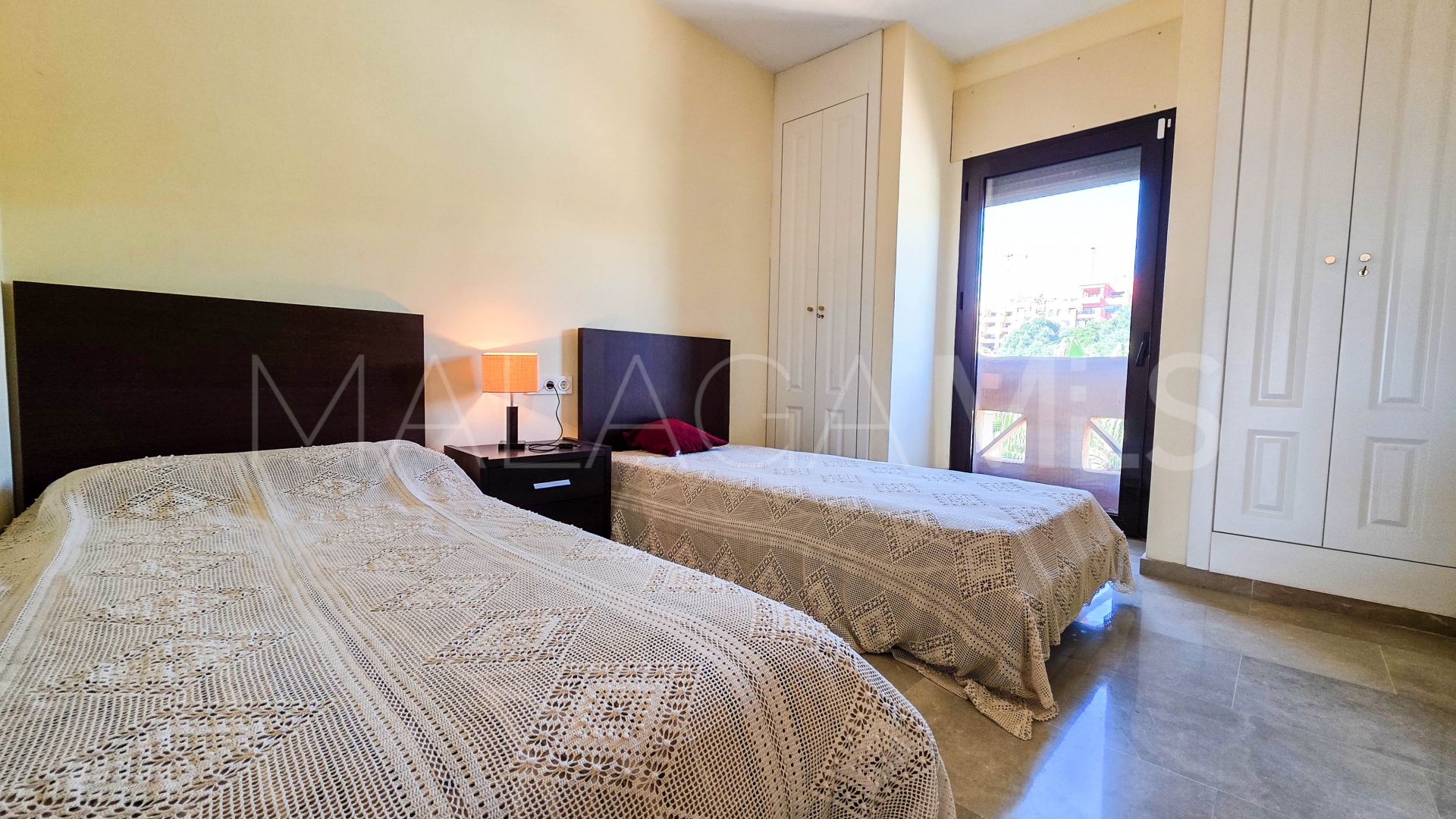 For sale penthouse in La Duquesa