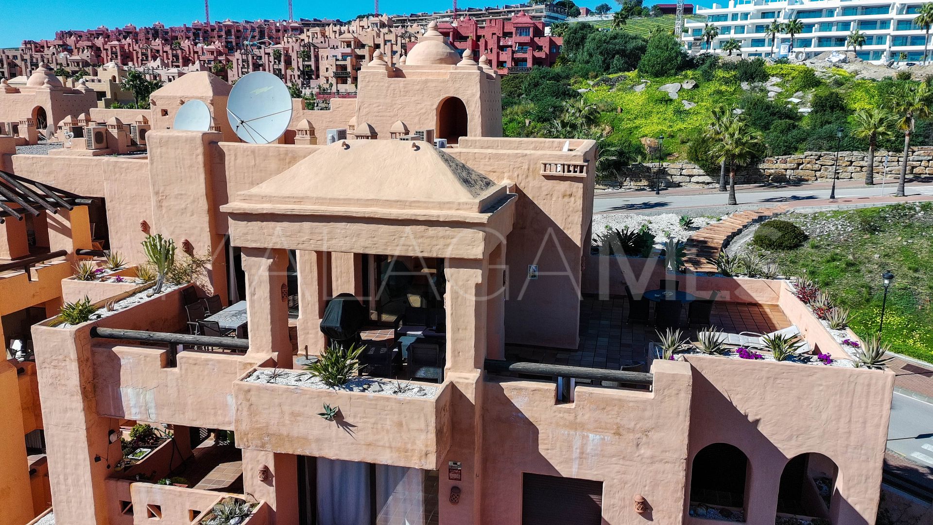 For sale penthouse in La Duquesa