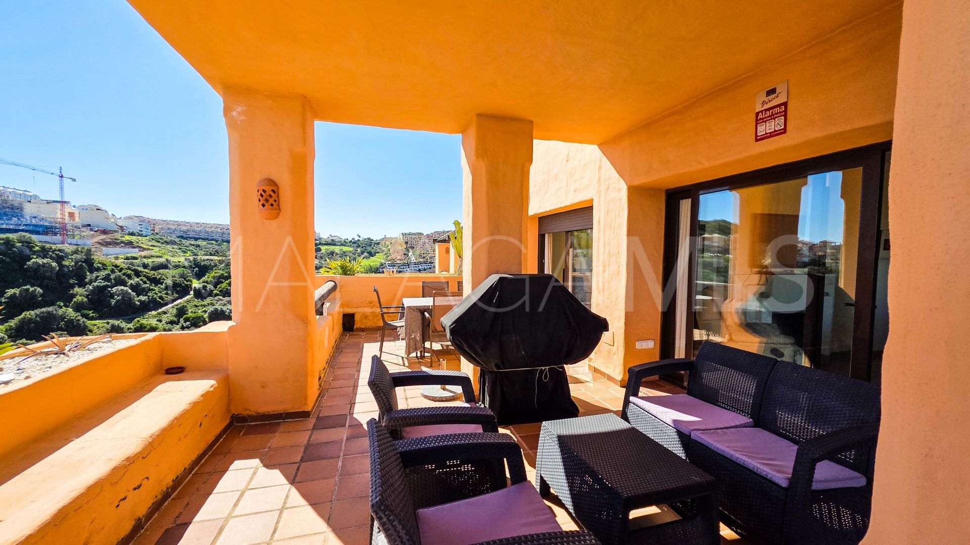 For sale penthouse in La Duquesa