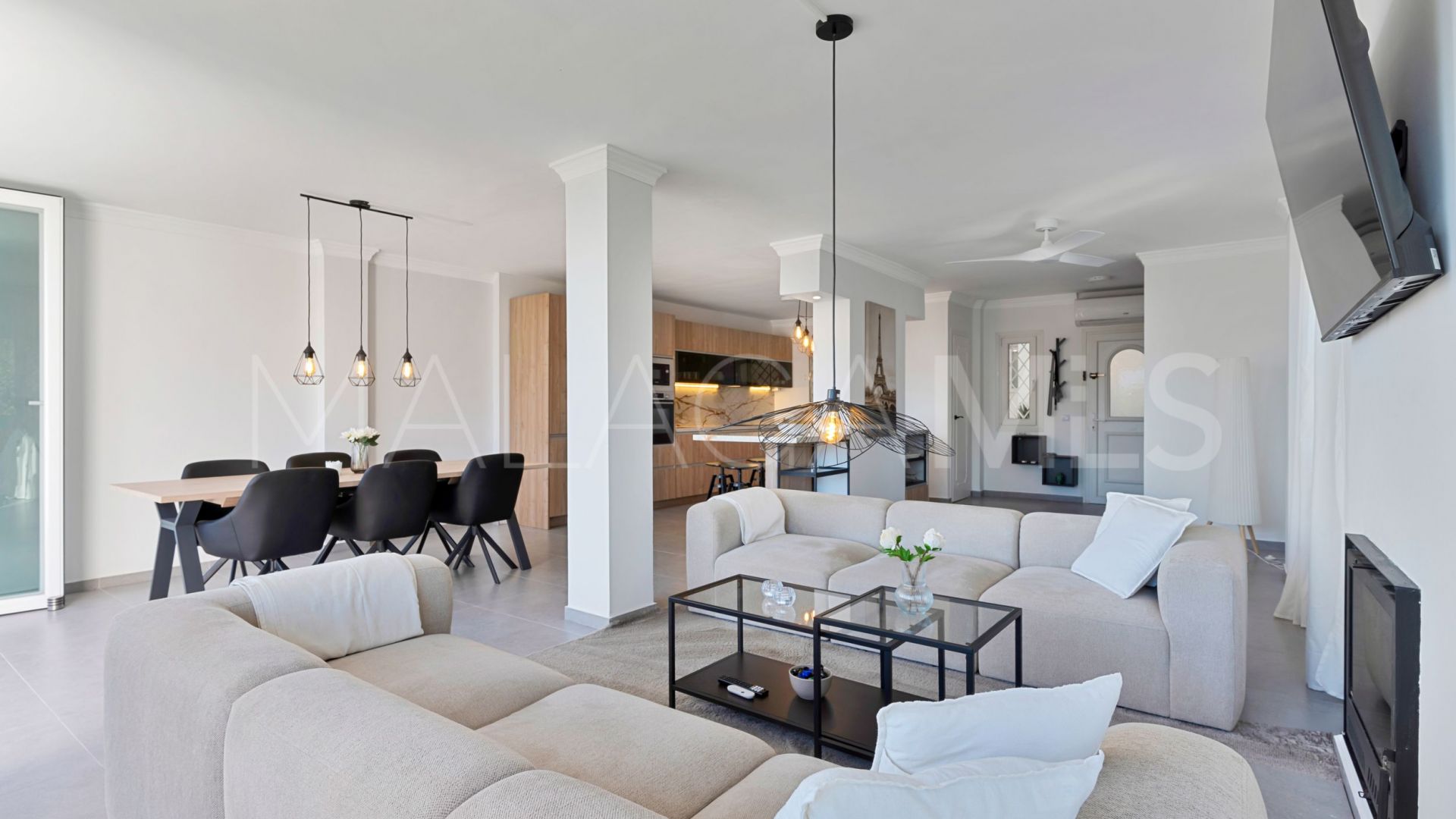 Duplex for sale in Nueva Andalucia with 3 bedrooms