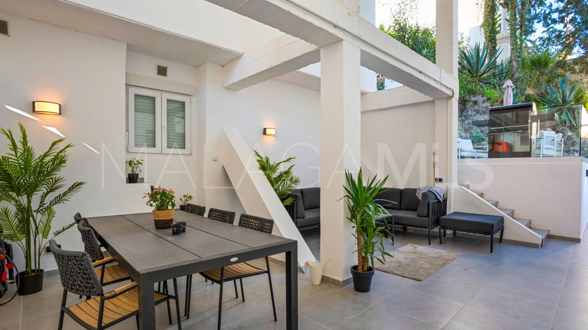 Duplex for sale in Nueva Andalucia with 3 bedrooms