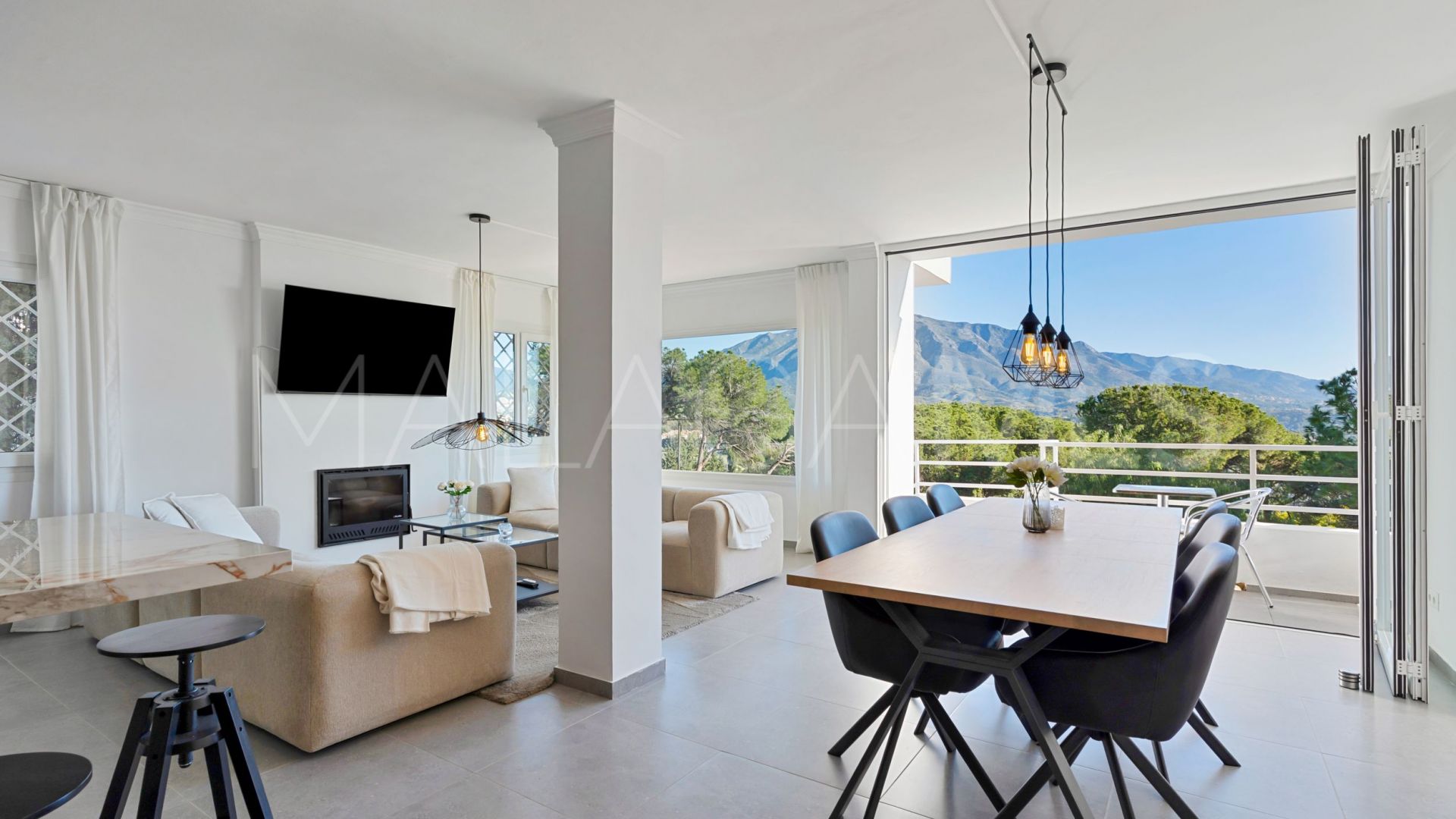 Duplex for sale in Nueva Andalucia with 3 bedrooms