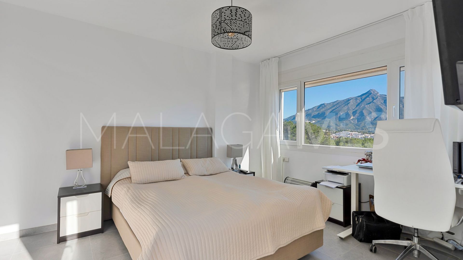 Duplex for sale in Nueva Andalucia with 3 bedrooms