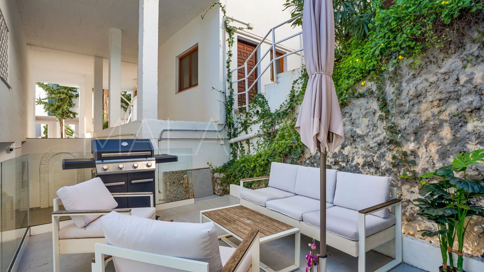 Duplex for sale in Nueva Andalucia with 3 bedrooms