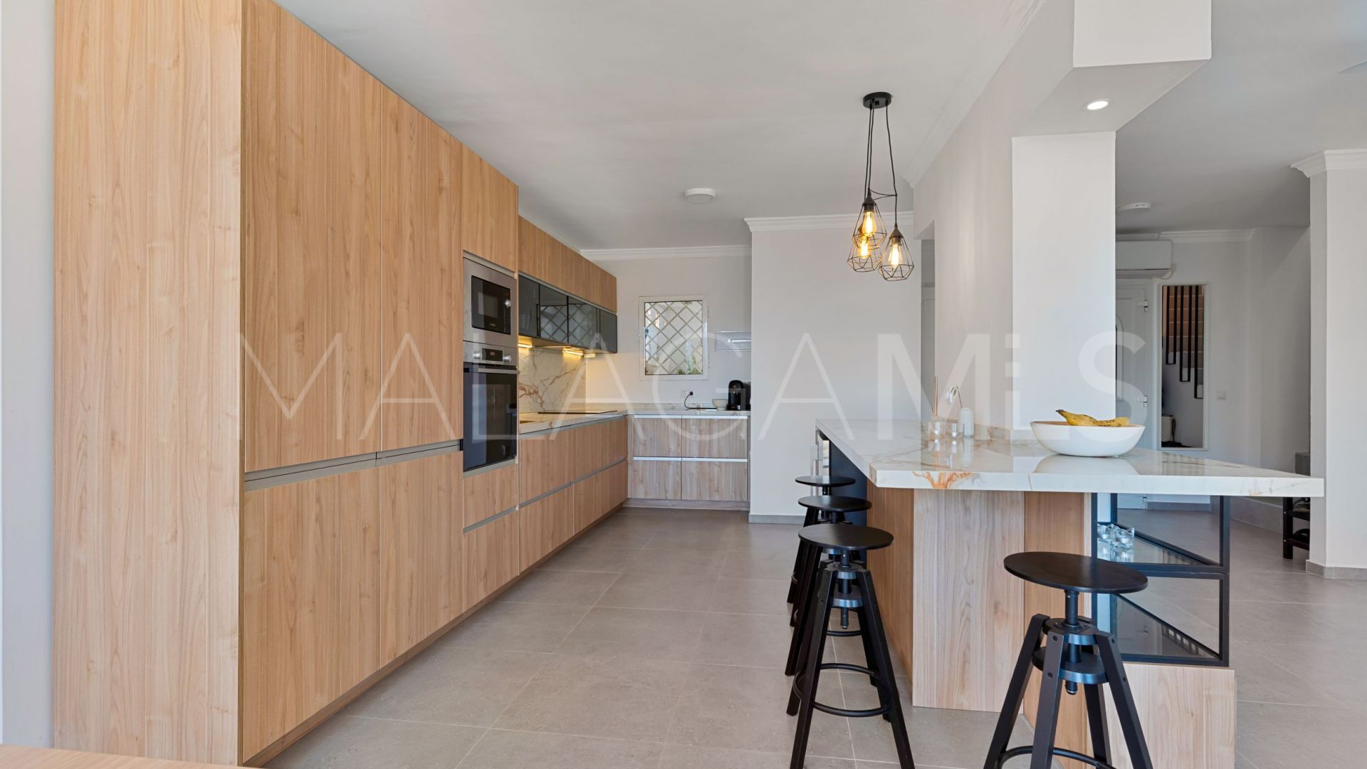 Duplex for sale in Nueva Andalucia with 3 bedrooms