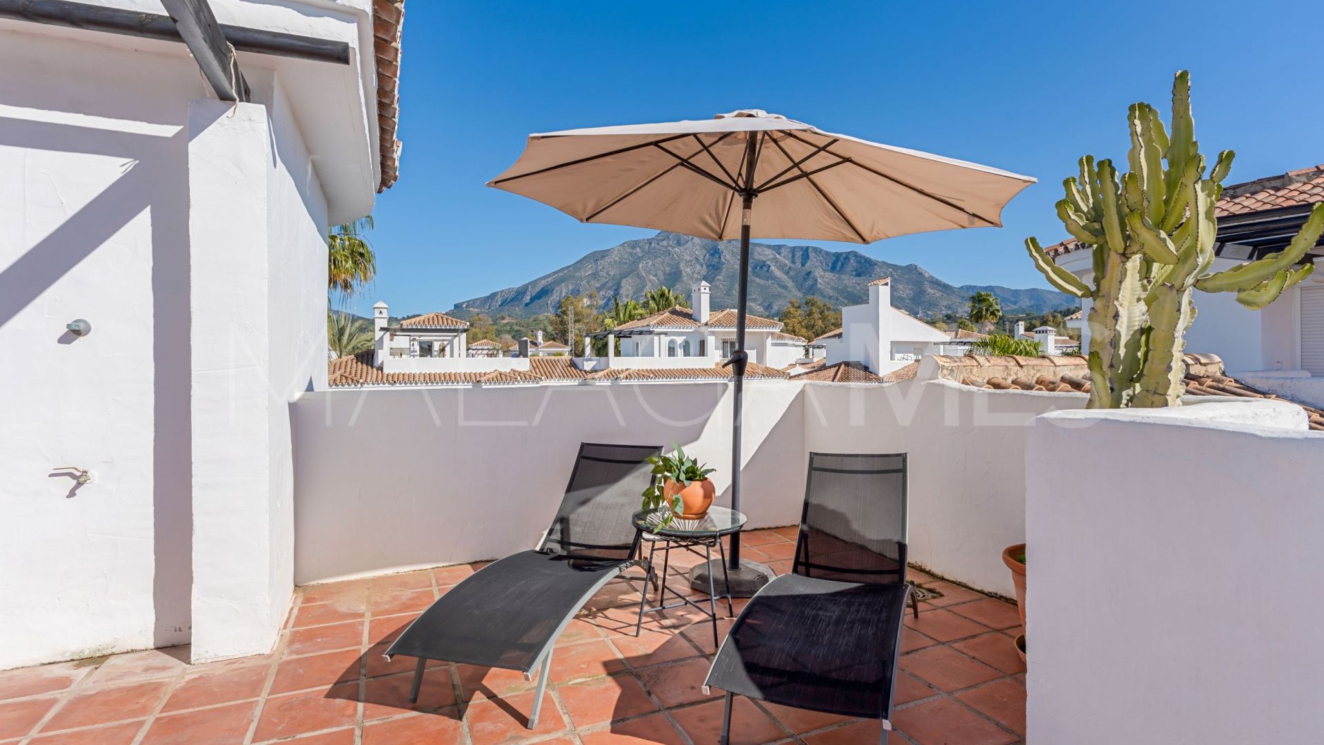 Duplex penthouse for sale in Nueva Andalucia