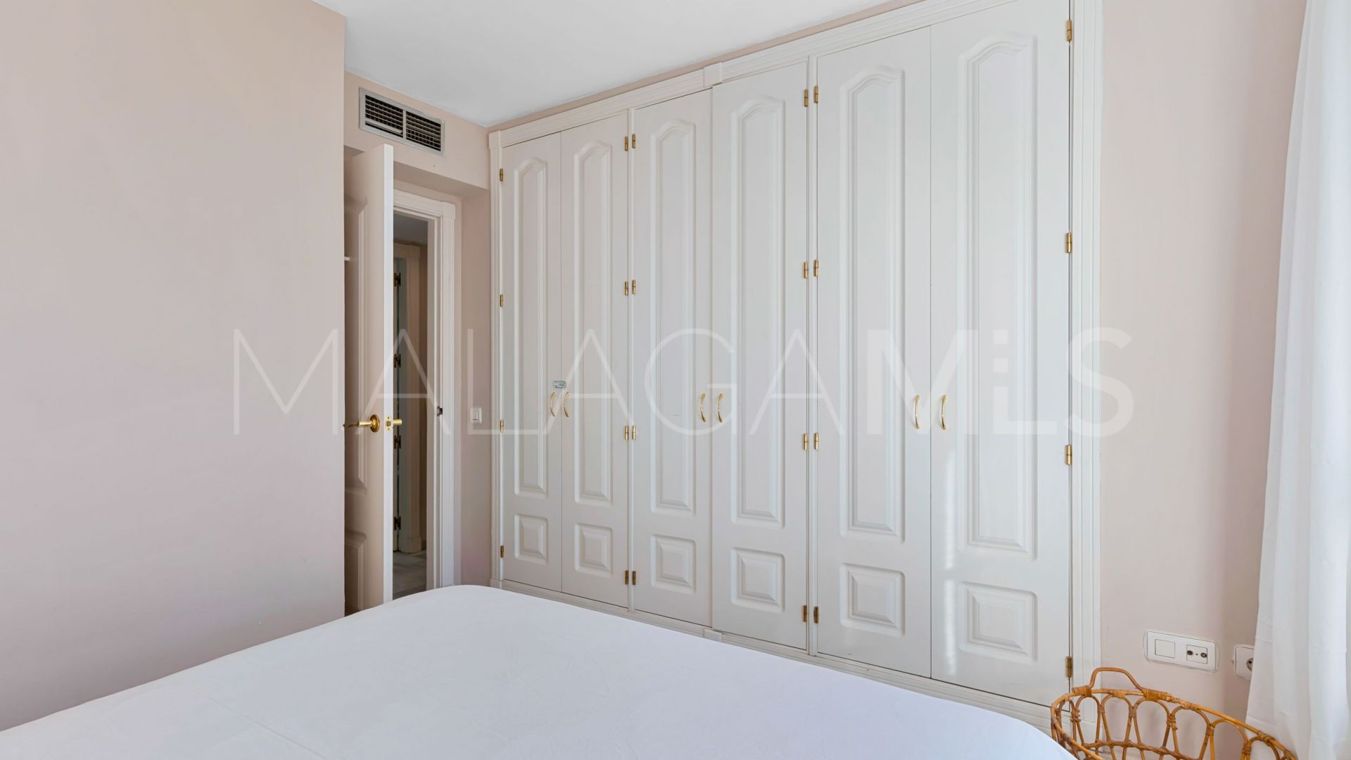 Duplex penthouse for sale in Nueva Andalucia