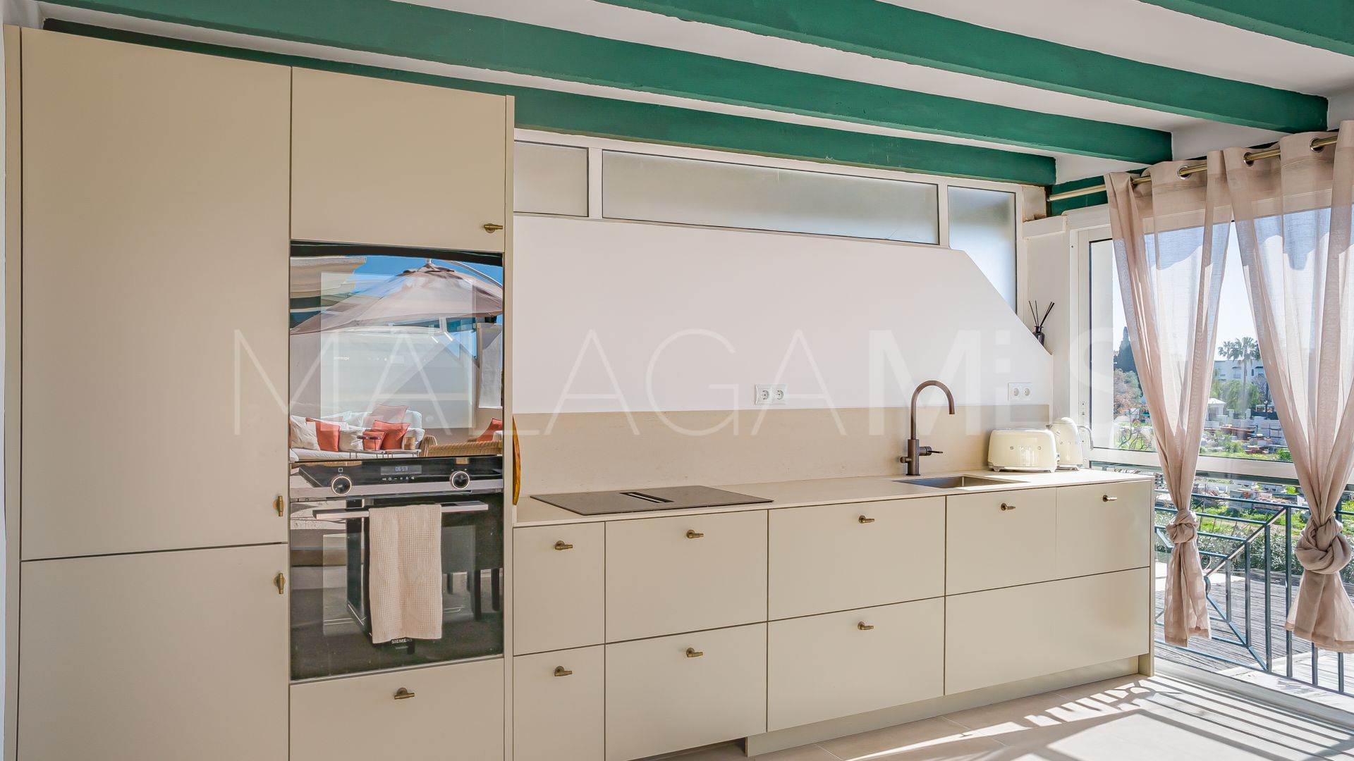 Takvåning for sale in Nueva Andalucia