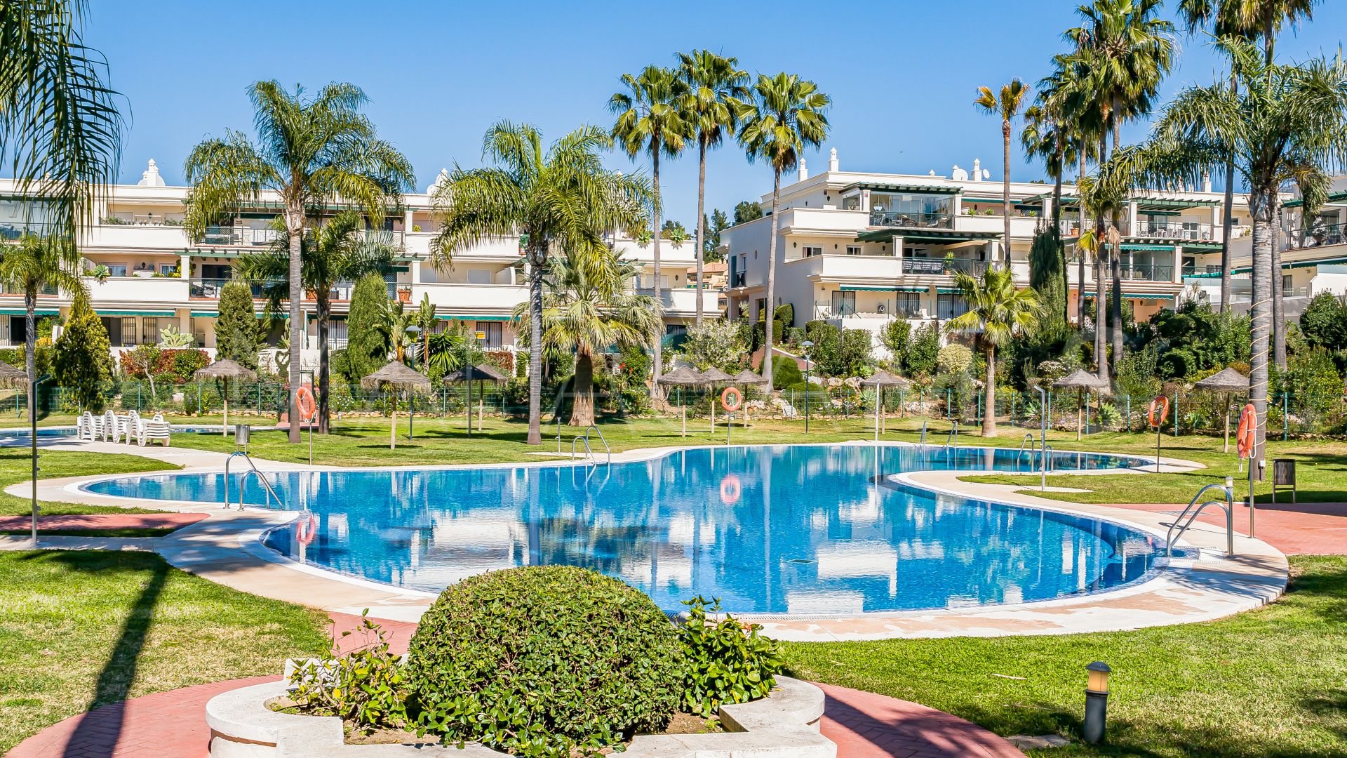 Takvåning for sale in Nueva Andalucia