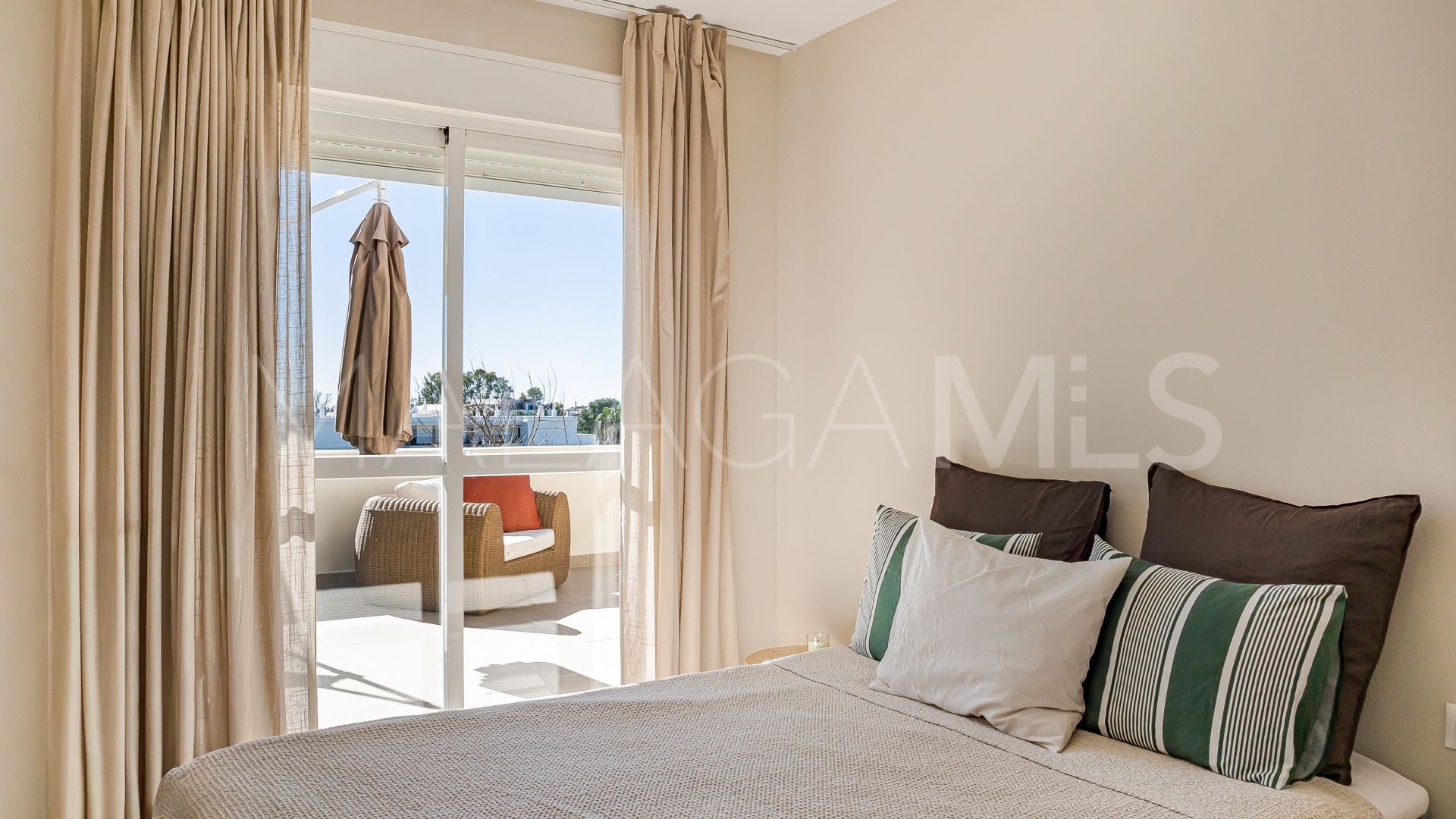 Takvåning for sale in Nueva Andalucia