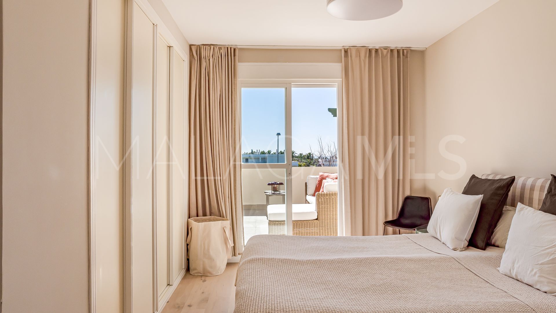 Takvåning for sale in Nueva Andalucia