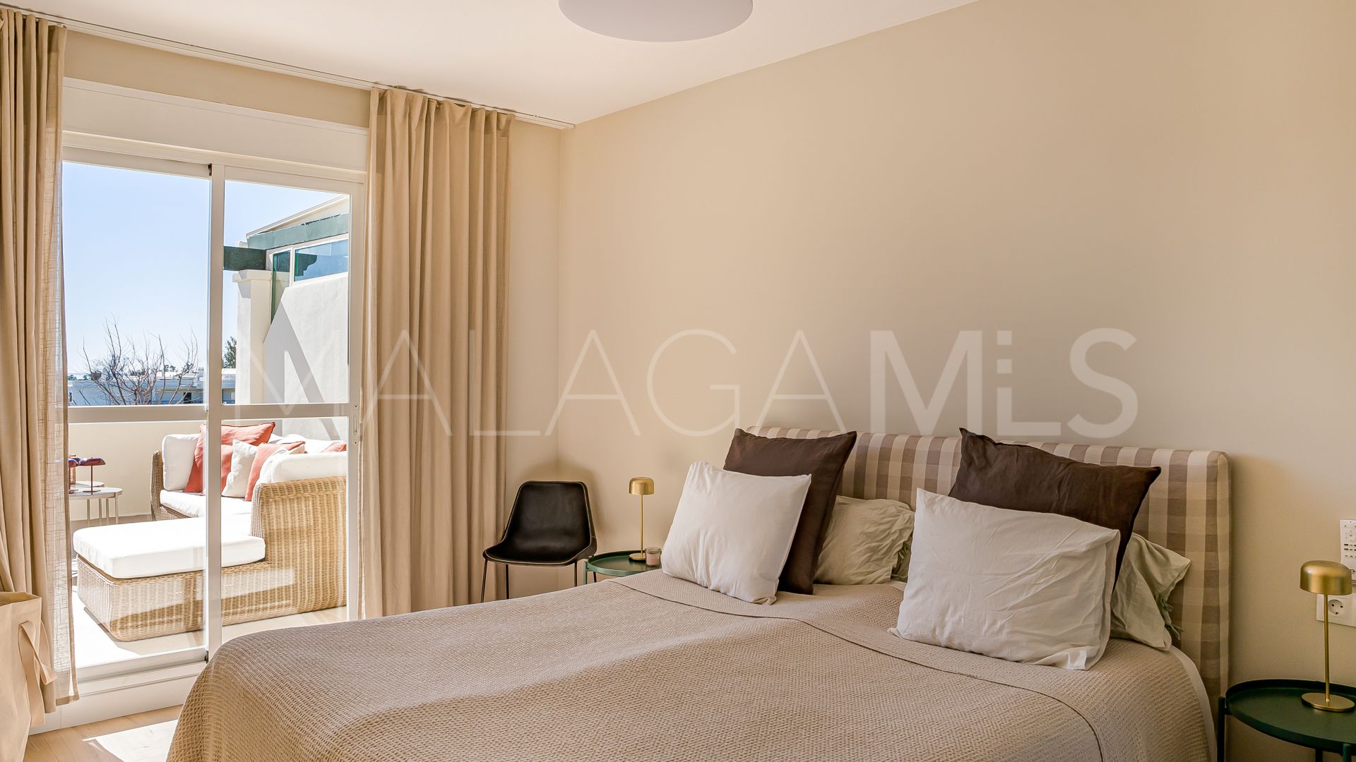 Takvåning for sale in Nueva Andalucia