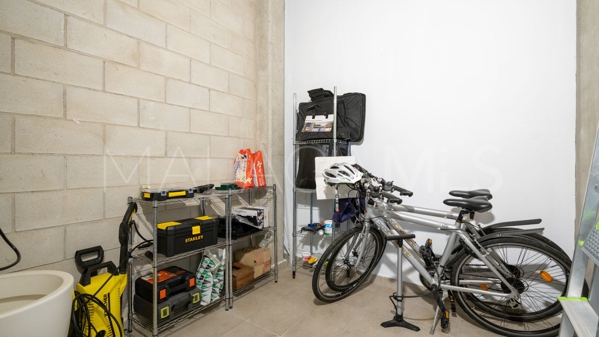 Las Mesas penthouse for sale