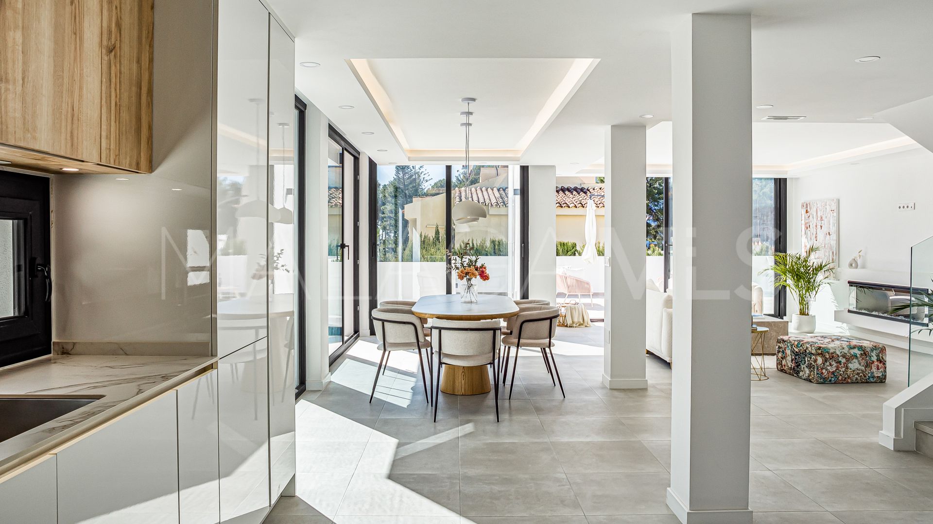 Villa for sale in Nueva Andalucia