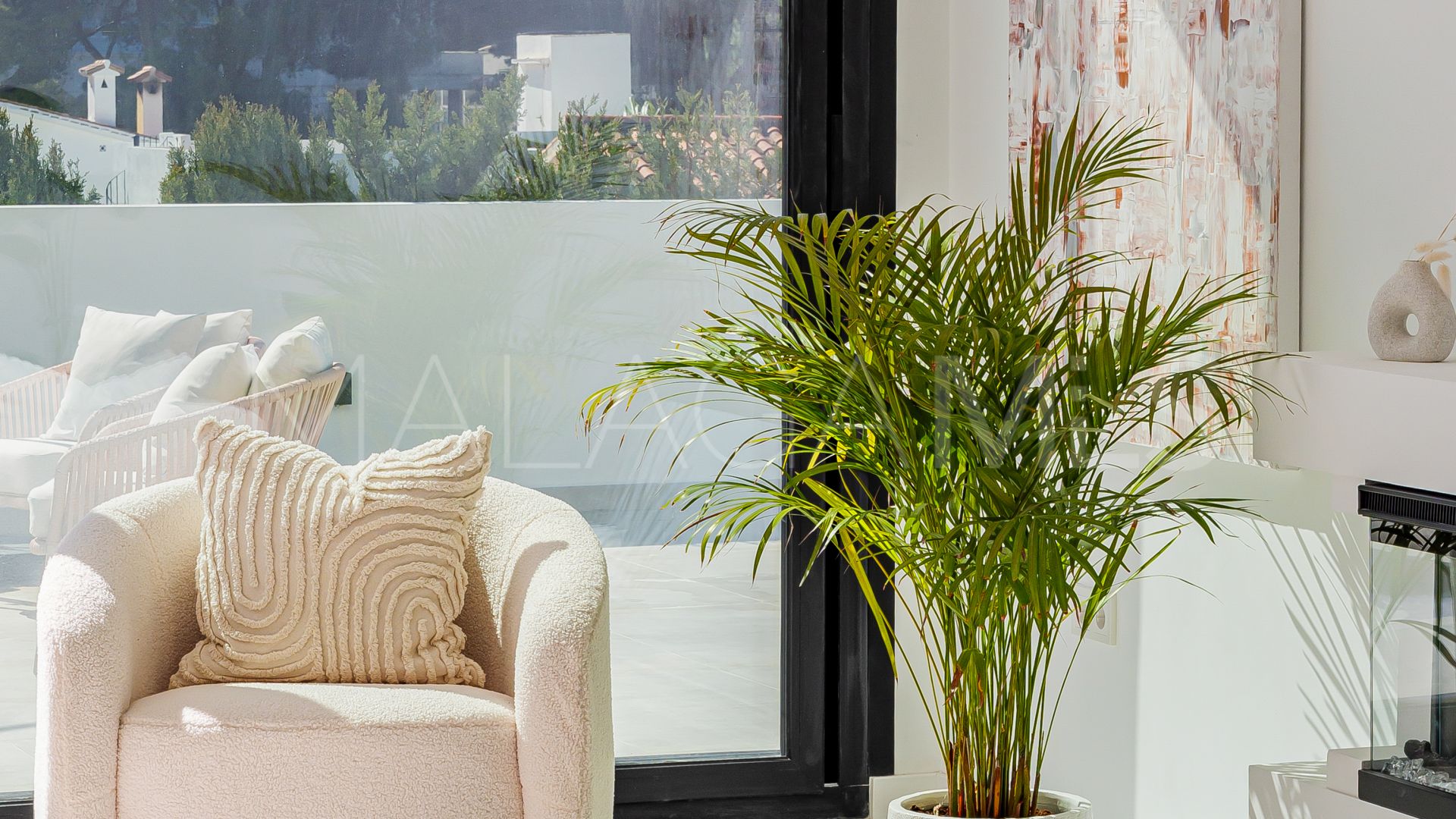 Villa for sale in Nueva Andalucia