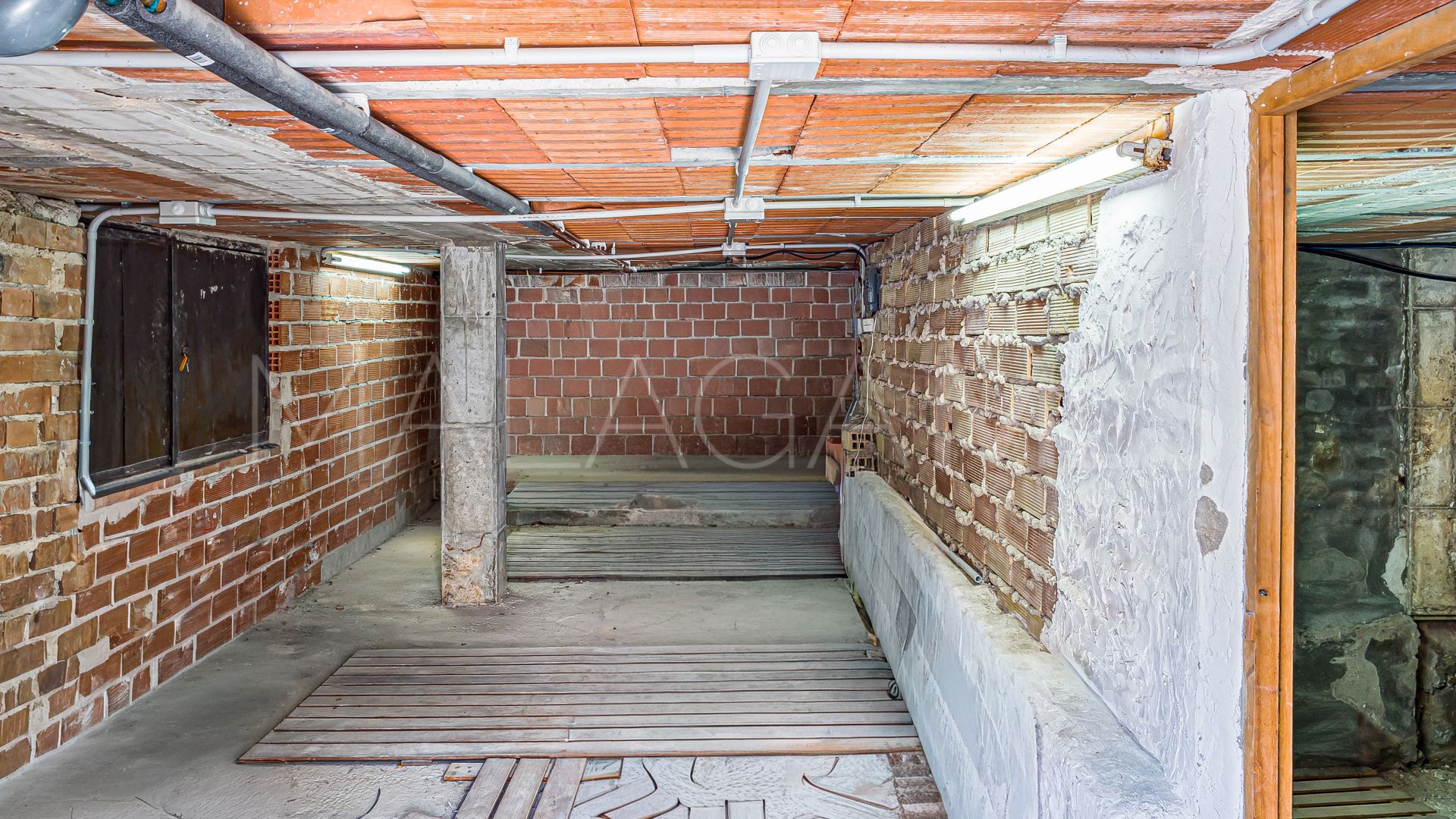 Villa for sale in Nueva Andalucia