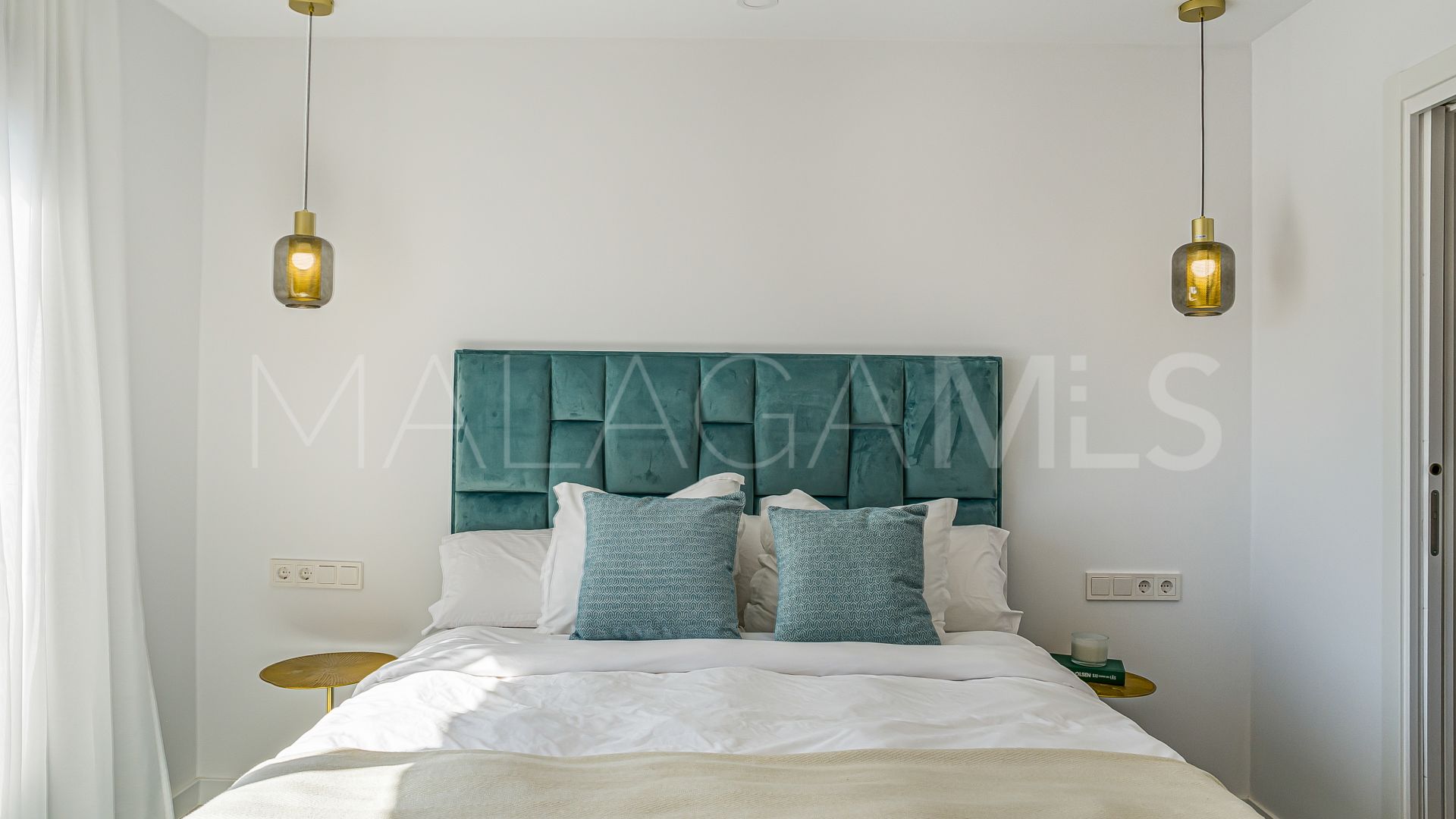 Villa for sale in Nueva Andalucia