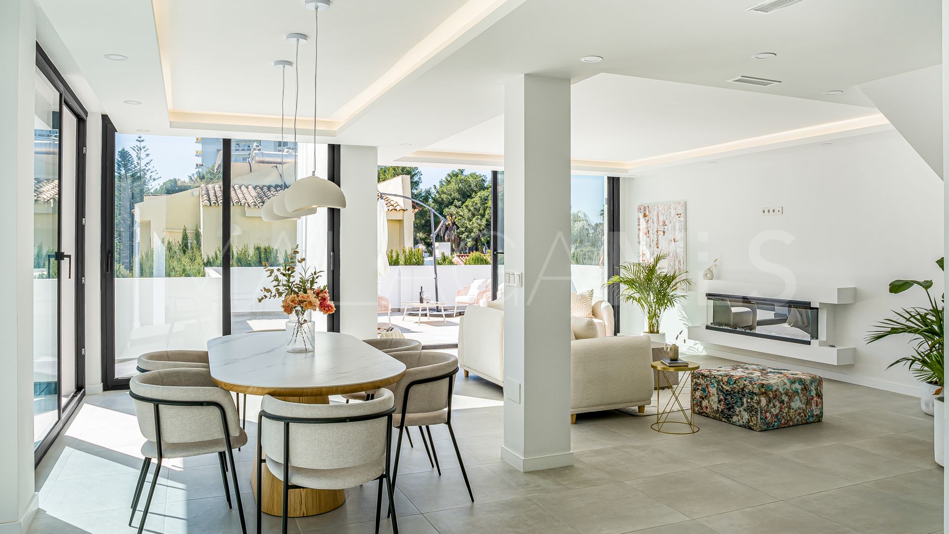 Villa for sale in Nueva Andalucia