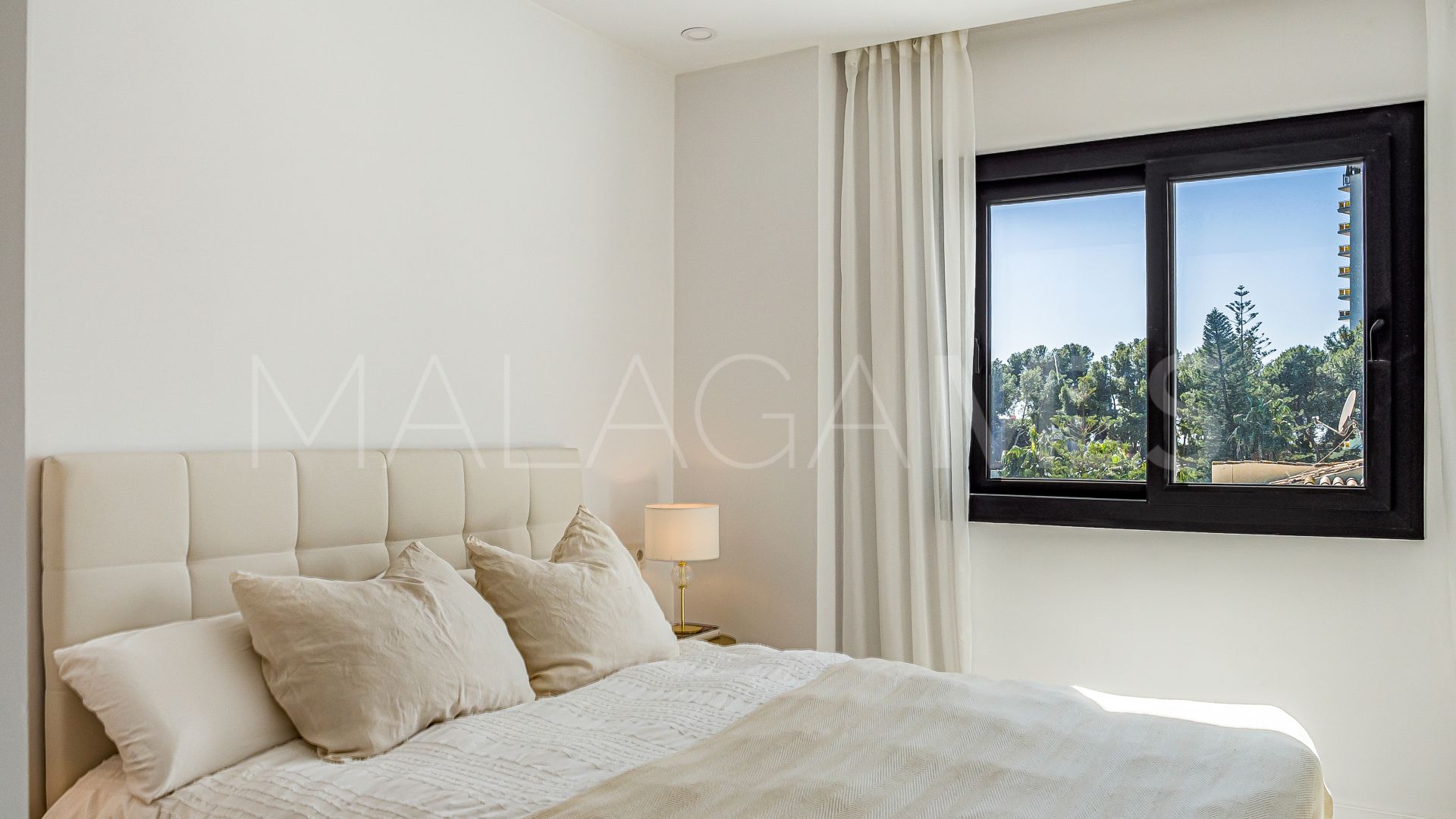 Villa for sale in Nueva Andalucia