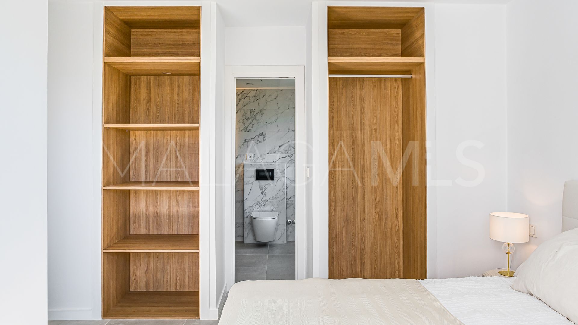 Villa for sale in Nueva Andalucia