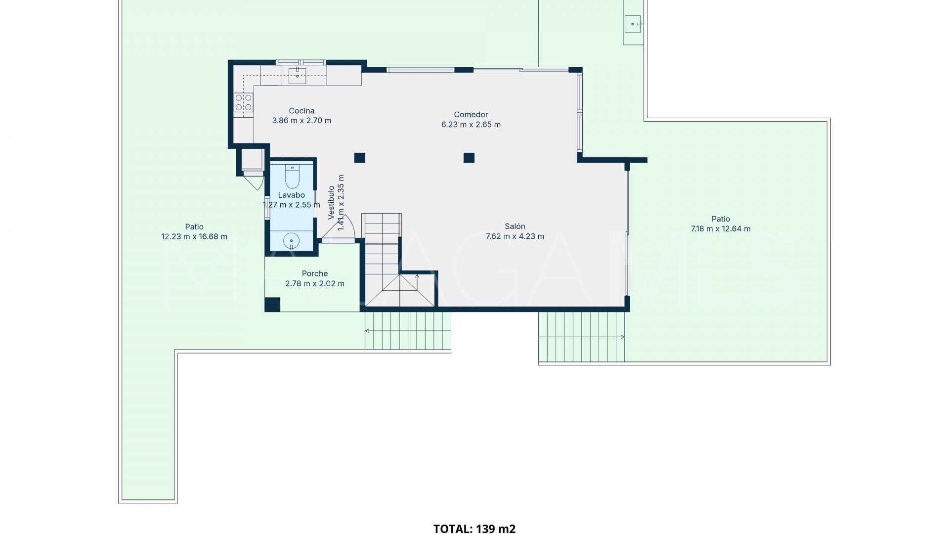 Villa for sale in Nueva Andalucia