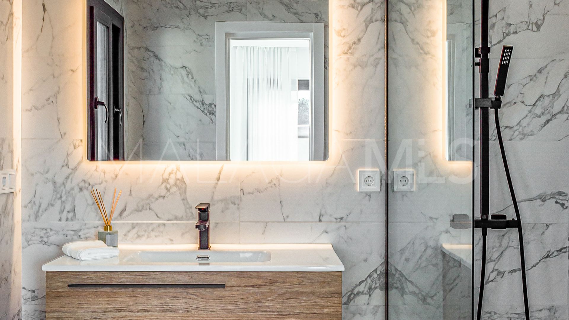 Villa for sale in Nueva Andalucia