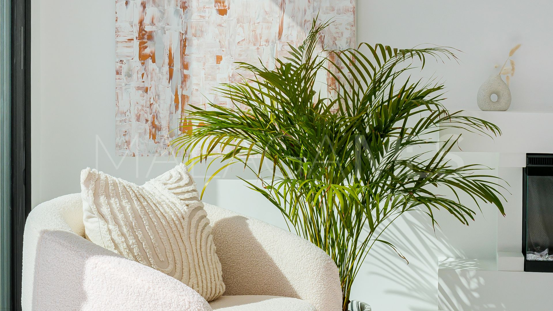 Villa for sale in Nueva Andalucia