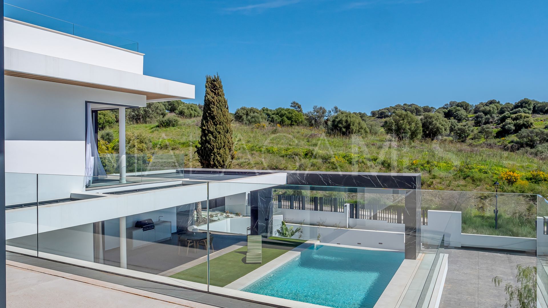 Villa for sale in Paraiso Alto