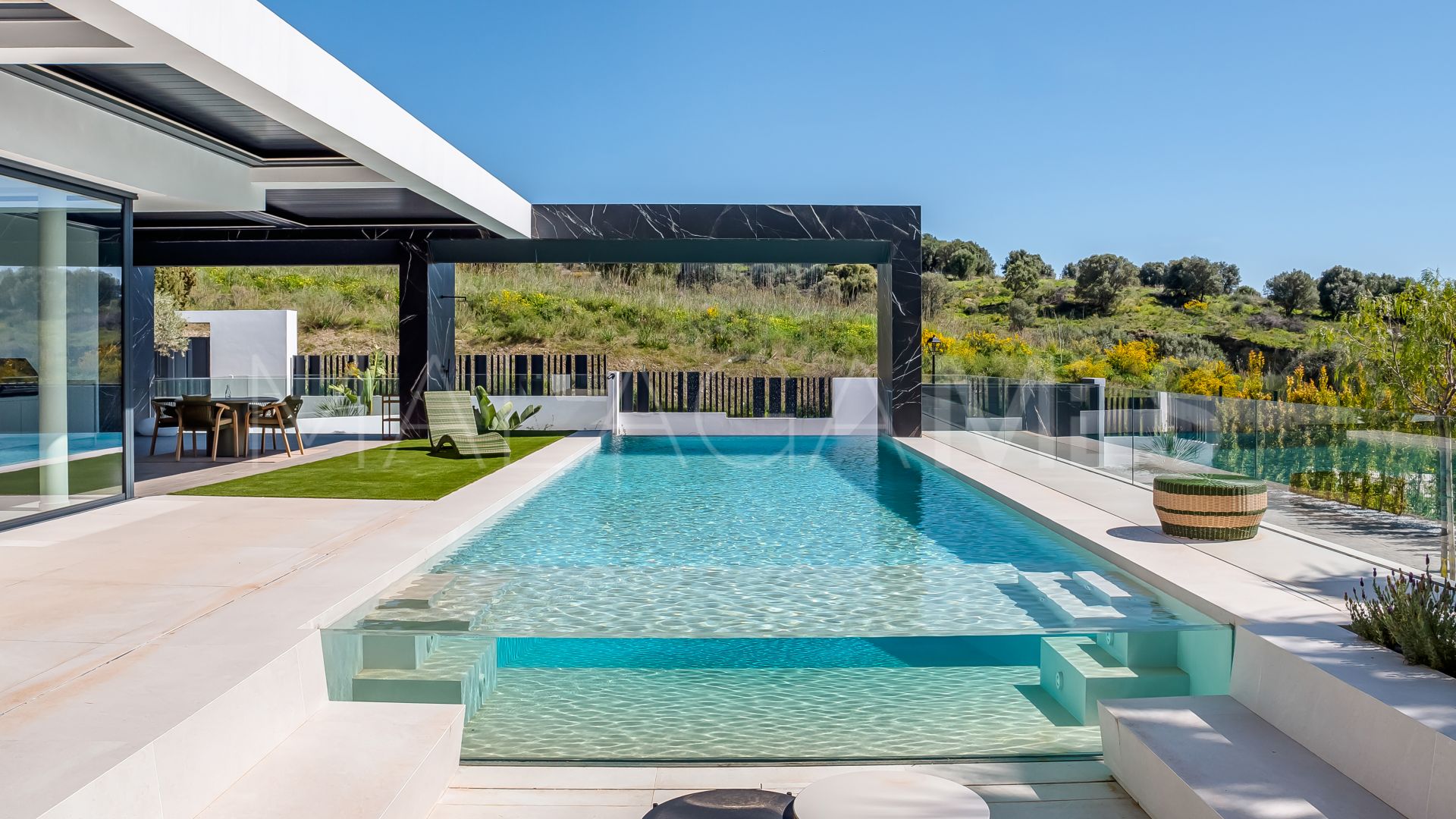 Villa for sale in Paraiso Alto