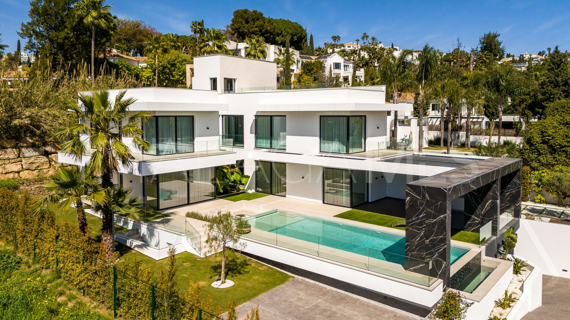 Villa for sale in Paraiso Alto