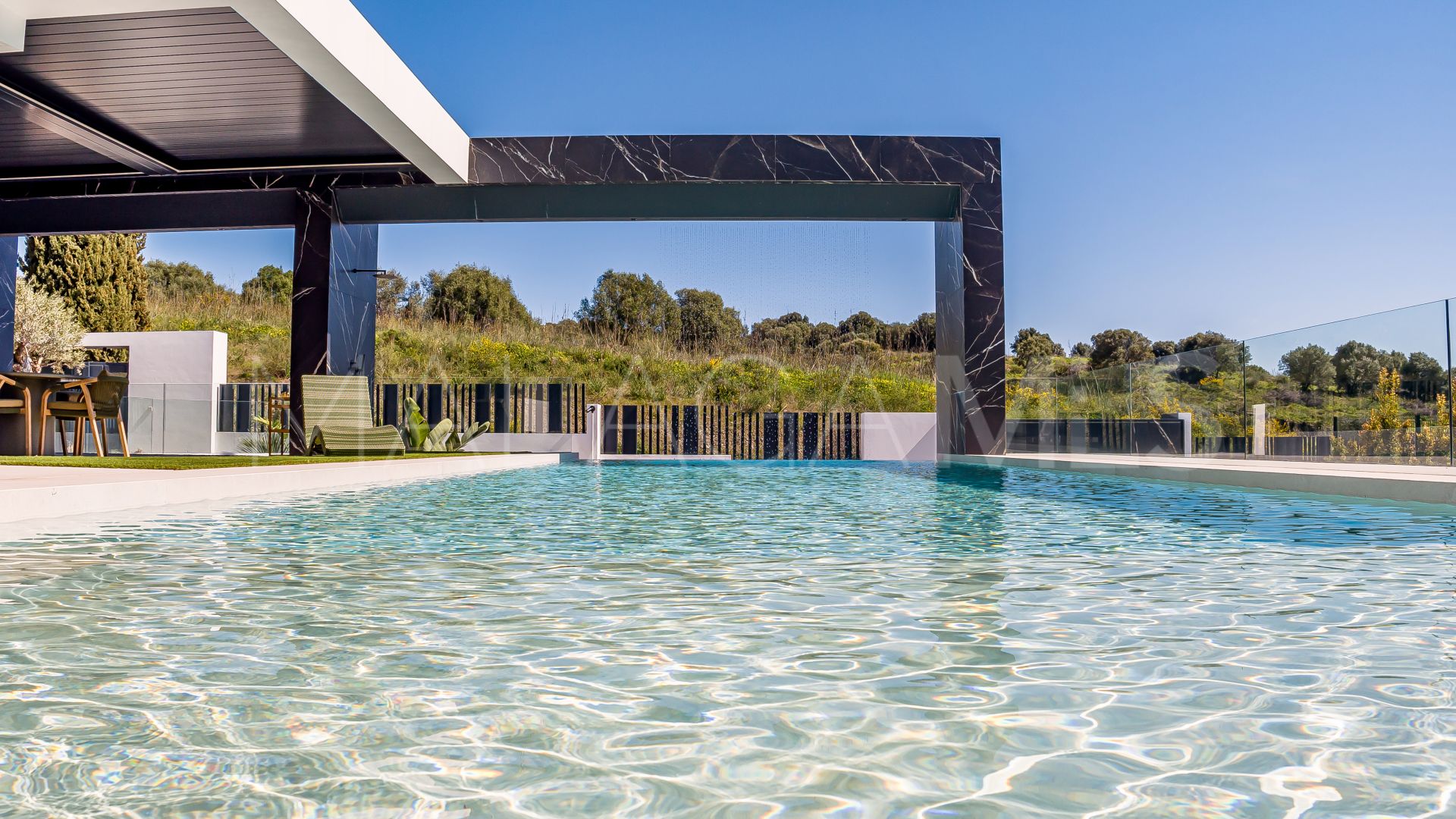 Villa for sale in Paraiso Alto