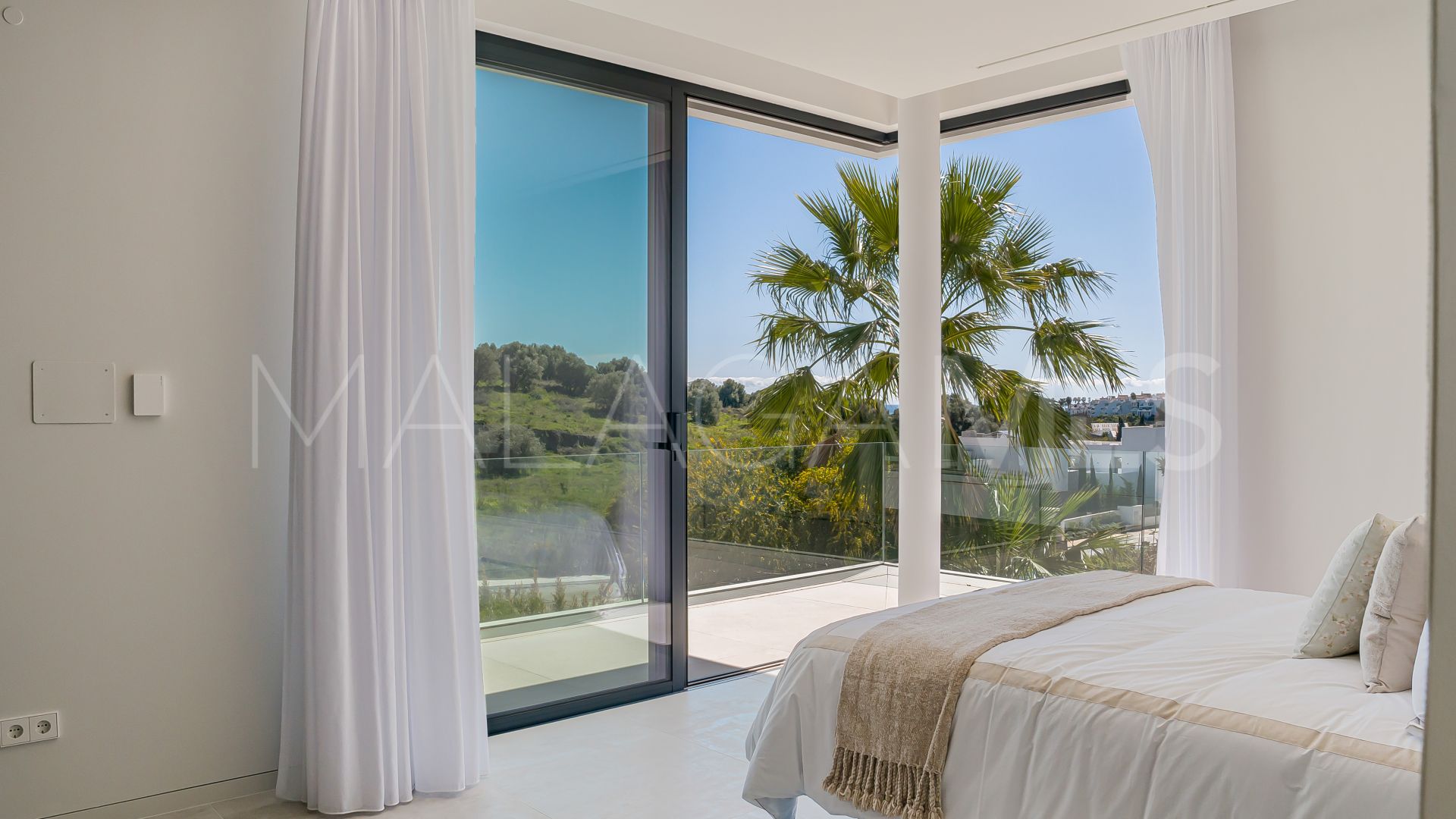 Villa for sale in Paraiso Alto