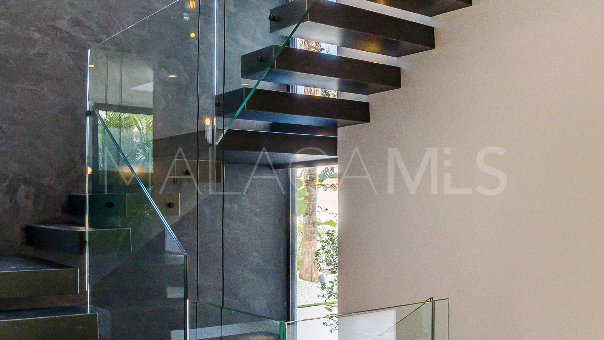 Villa for sale in Paraiso Alto