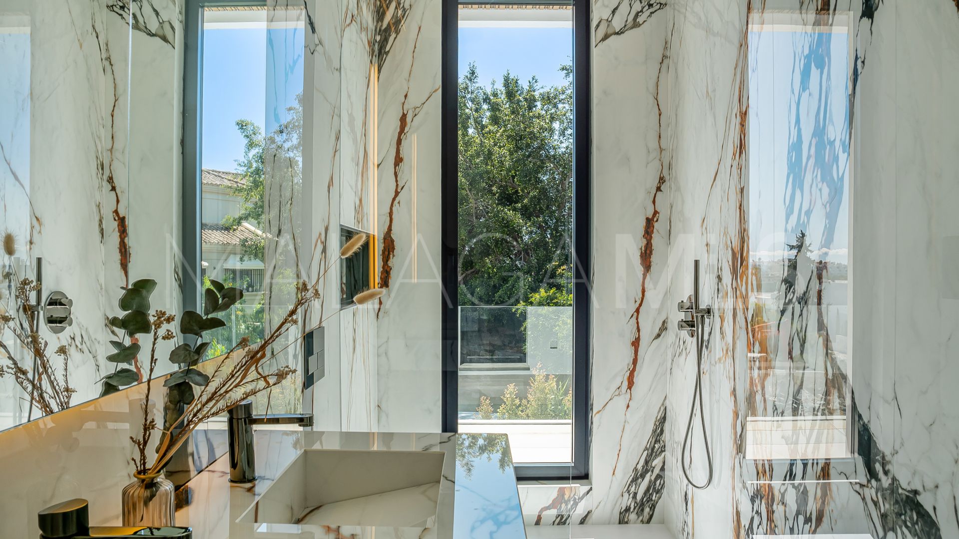 Villa for sale in Paraiso Alto